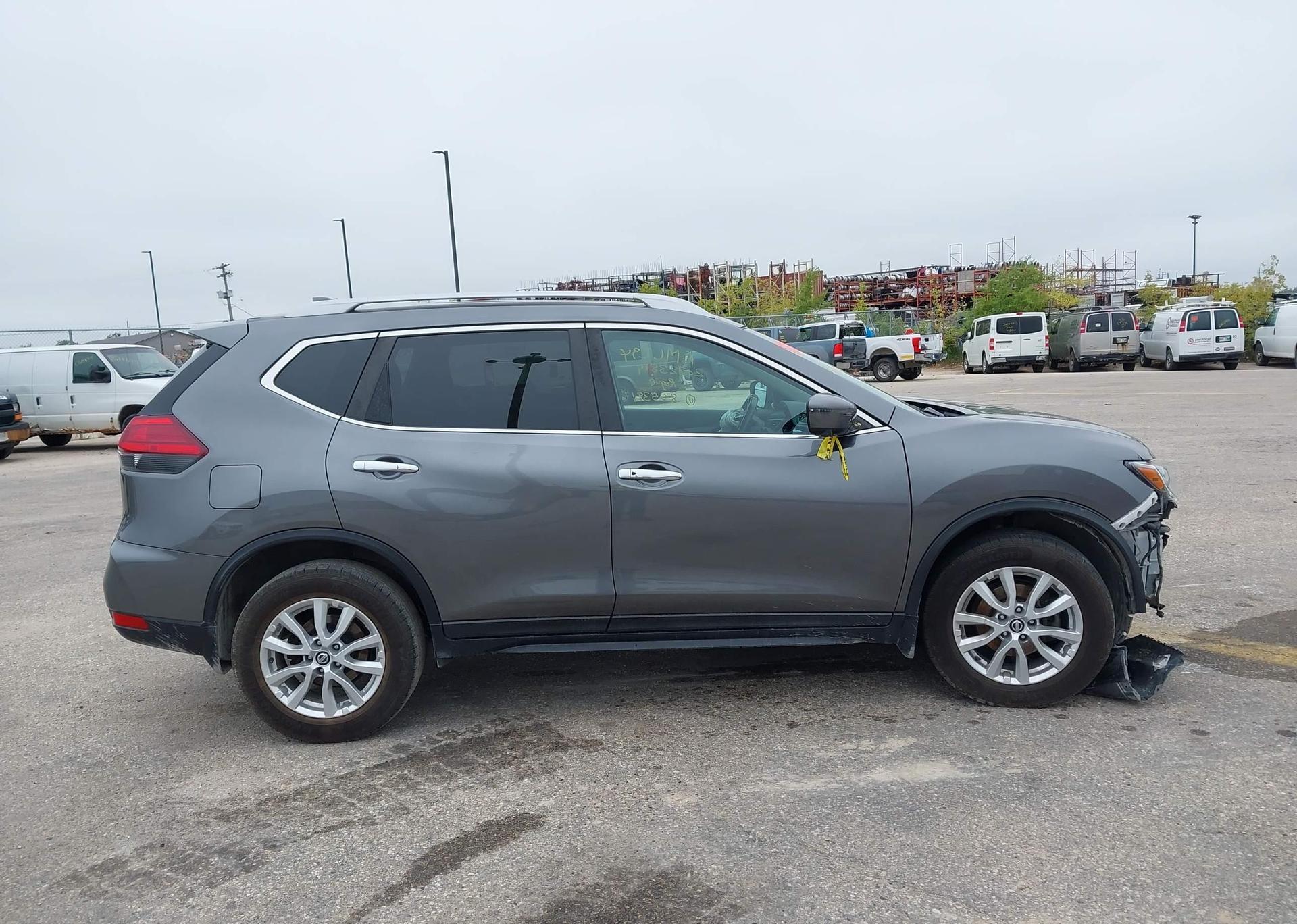 2017 NISSAN ROGUE SV