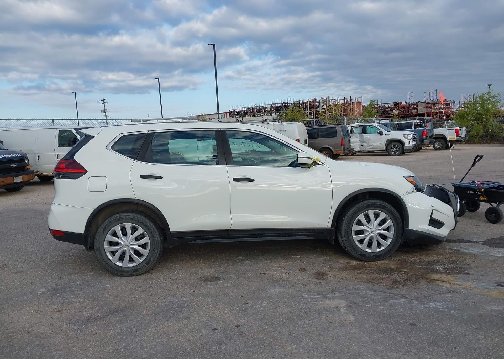 2018 NISSAN ROGUE S