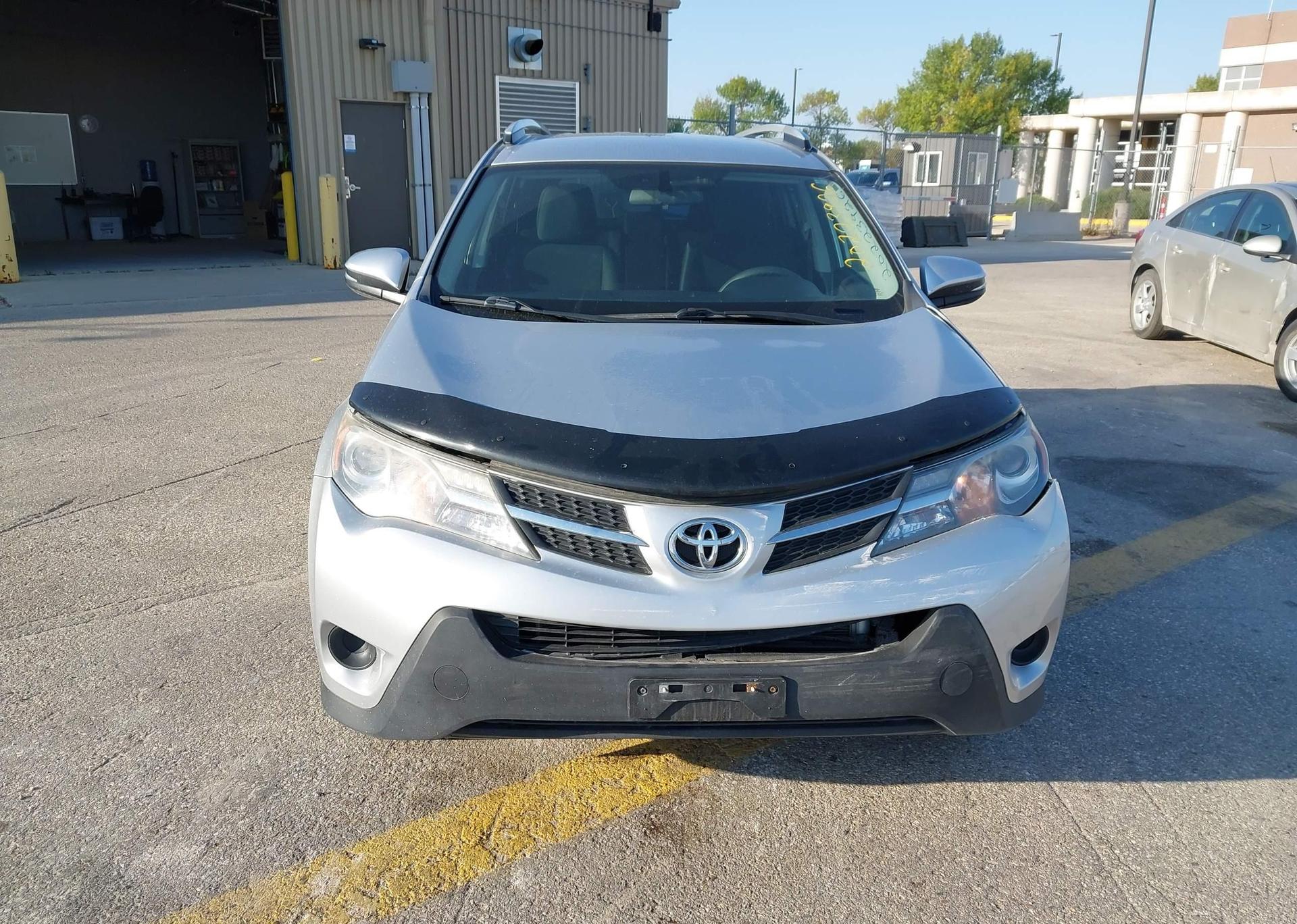 2015 TOYOTA RAV4 LE