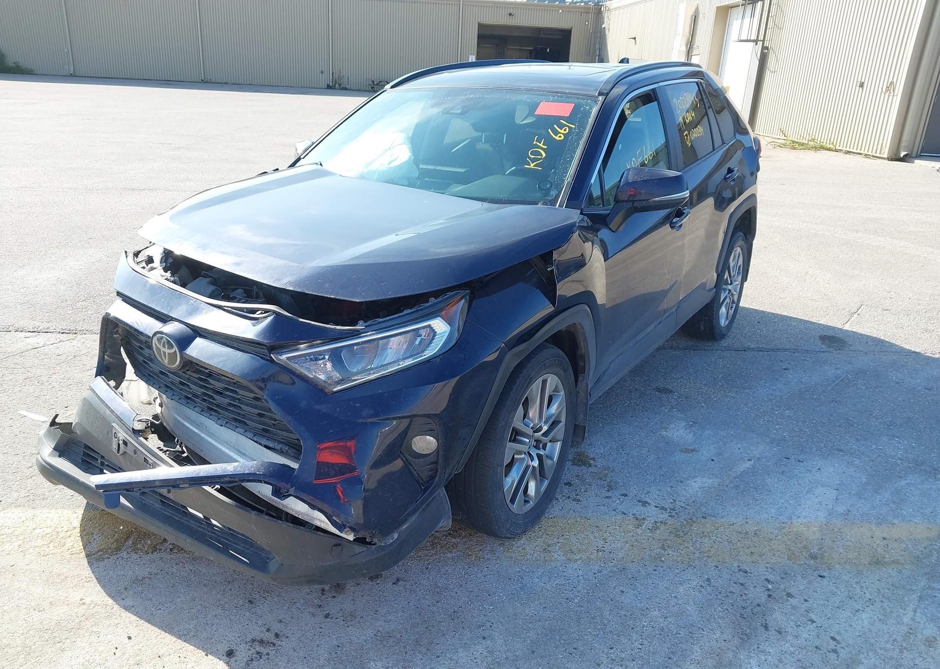 2019 TOYOTA RAV4 XLE