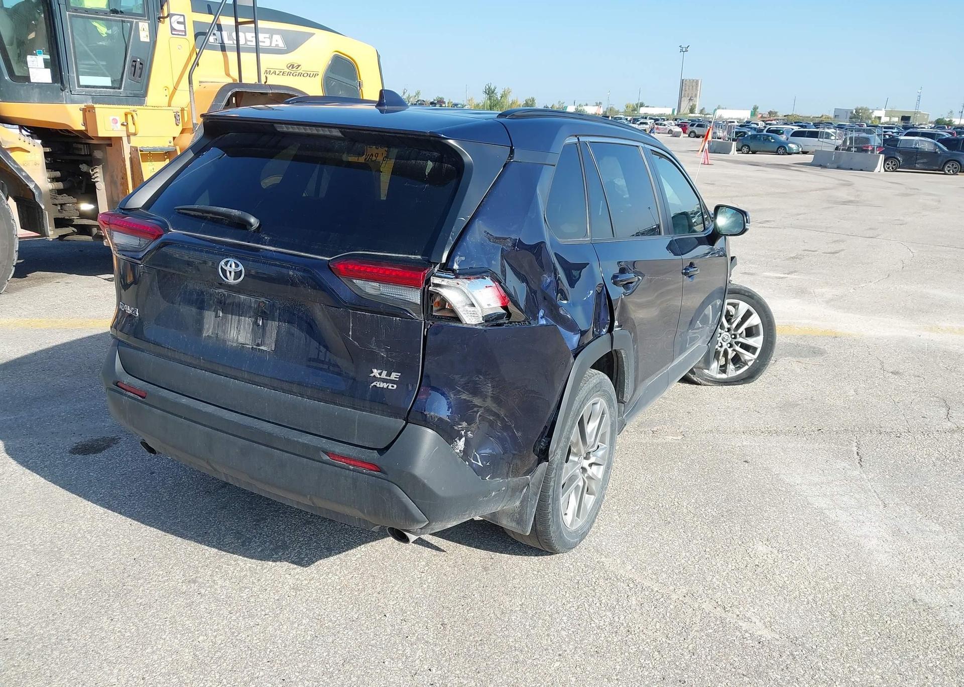 2019 TOYOTA RAV4 XLE
