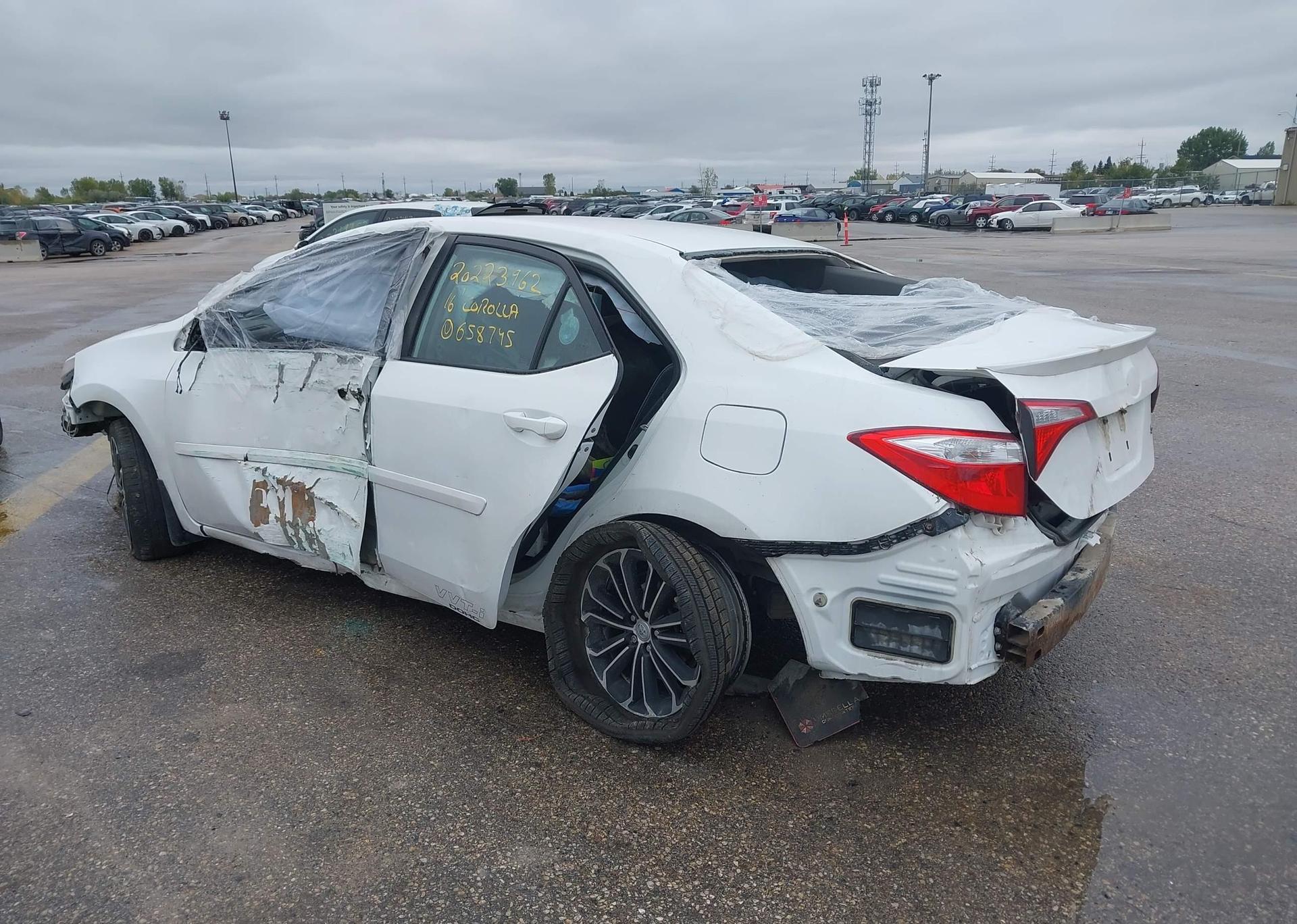 2016 TOYOTA COROLLA S