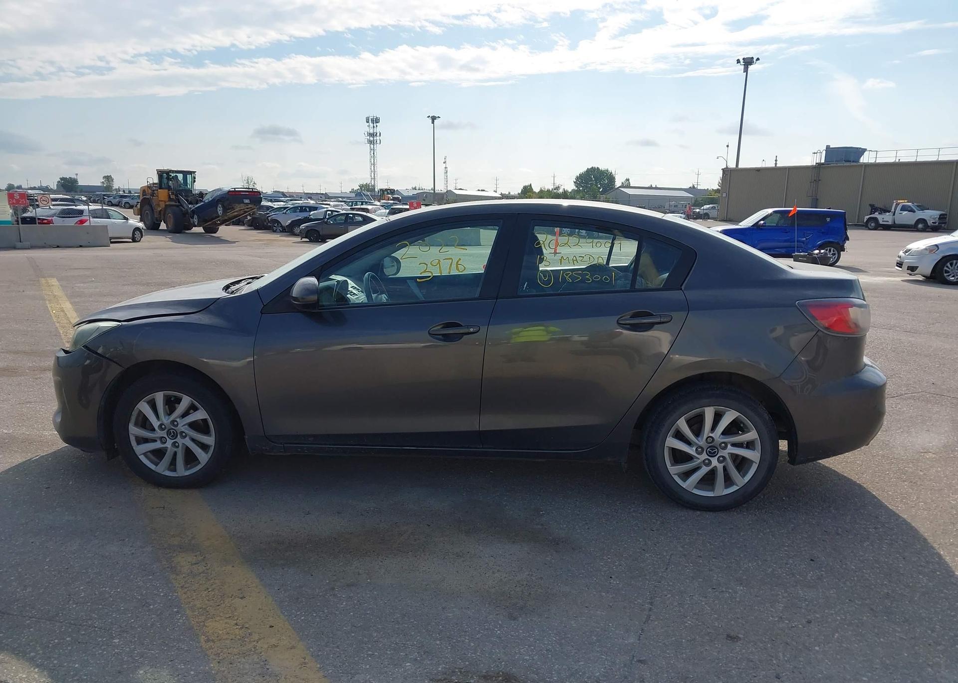 2013 MAZDA MAZDA3 GS SKY