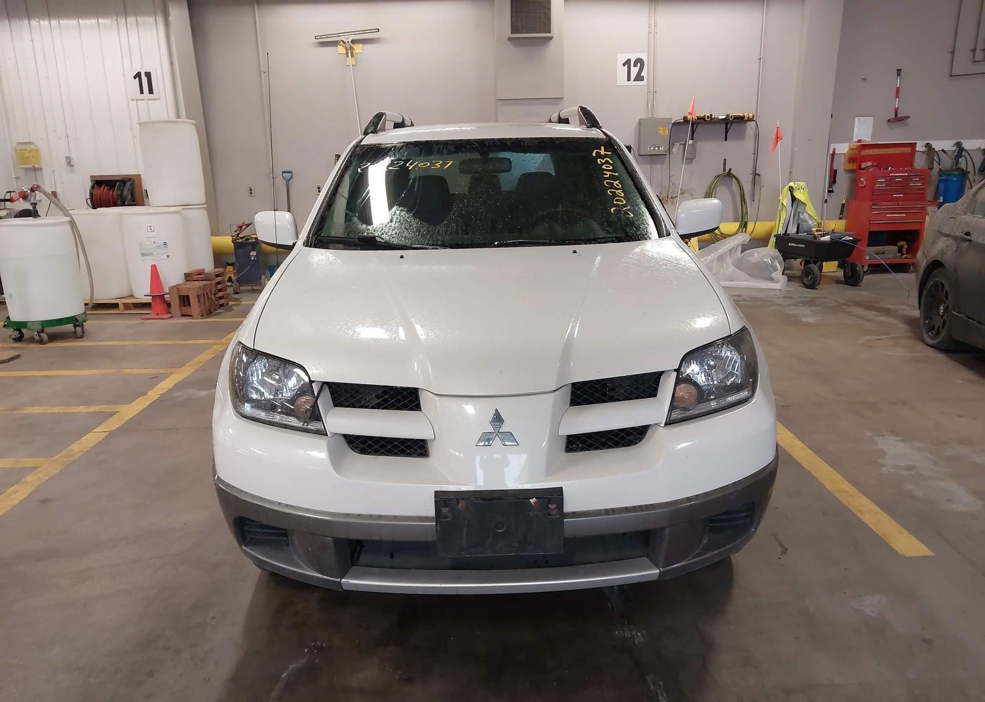 2004 MITSUBISHI OUTLANDER LS