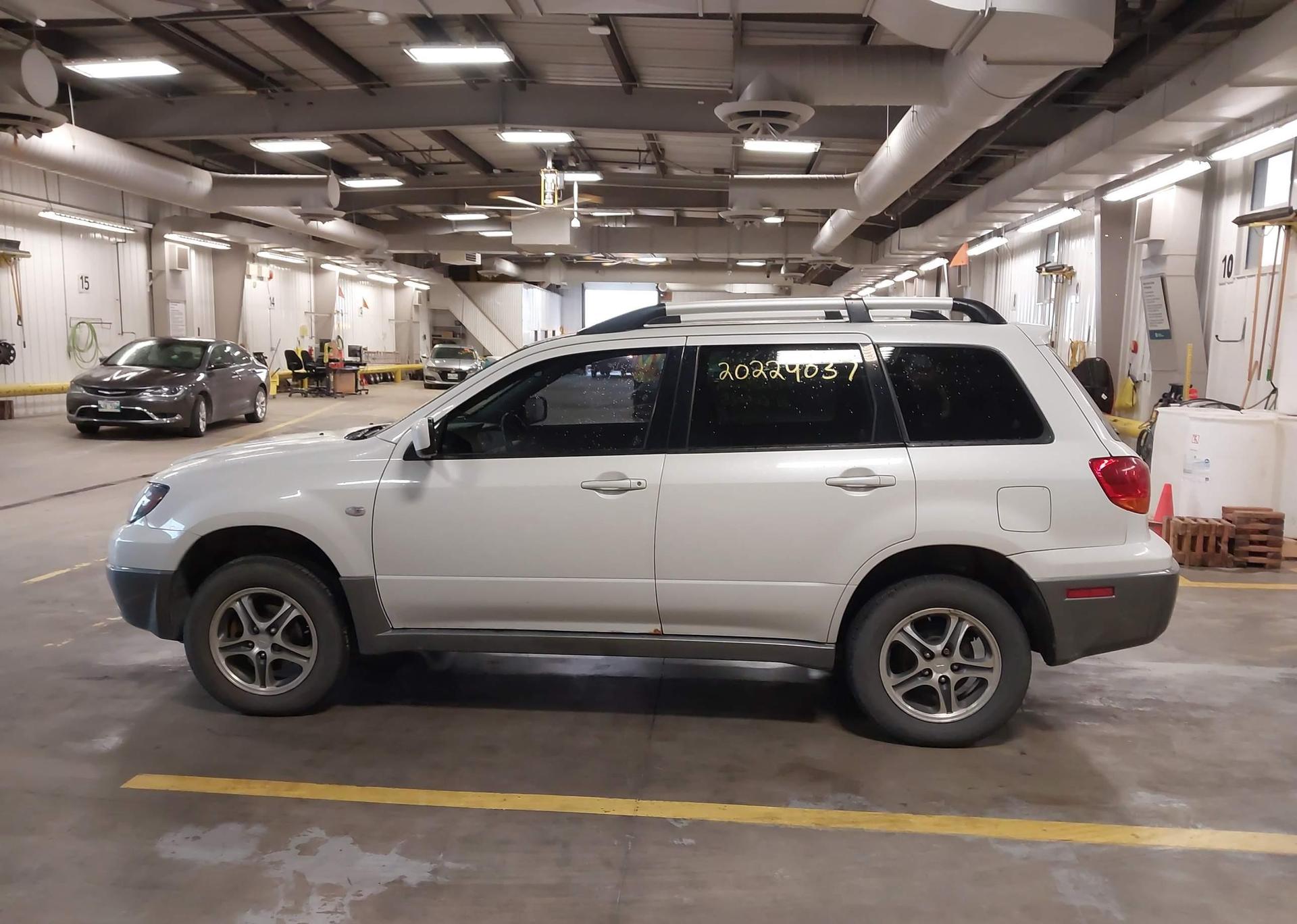2004 MITSUBISHI OUTLANDER LS