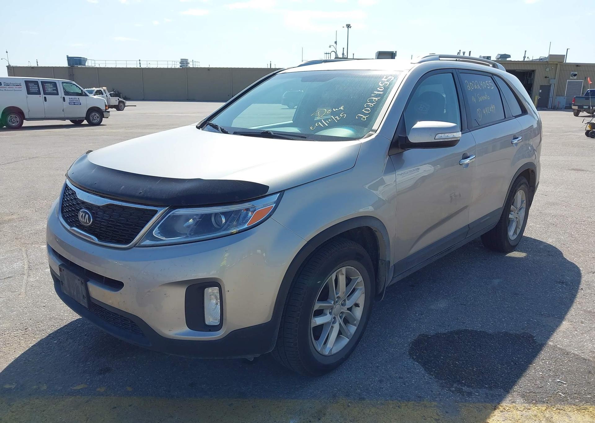 2014 KIA SORENTO LX