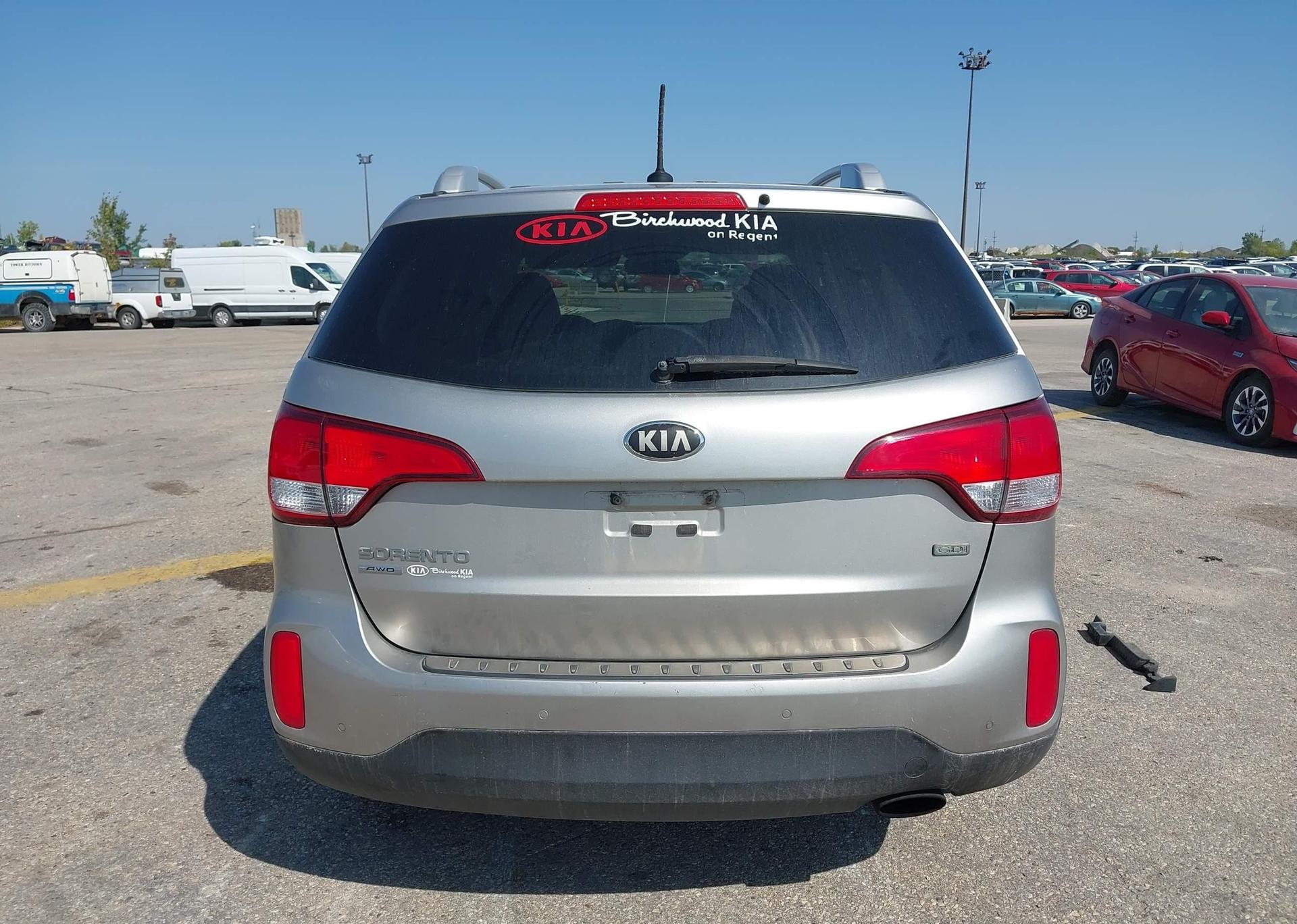 2014 KIA SORENTO LX