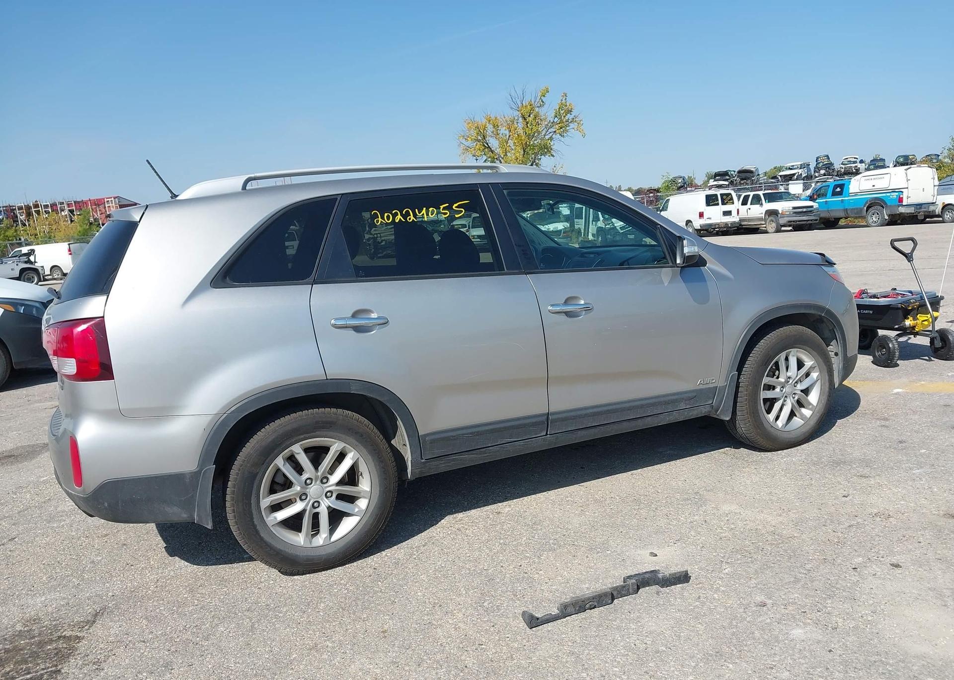 2014 KIA SORENTO LX