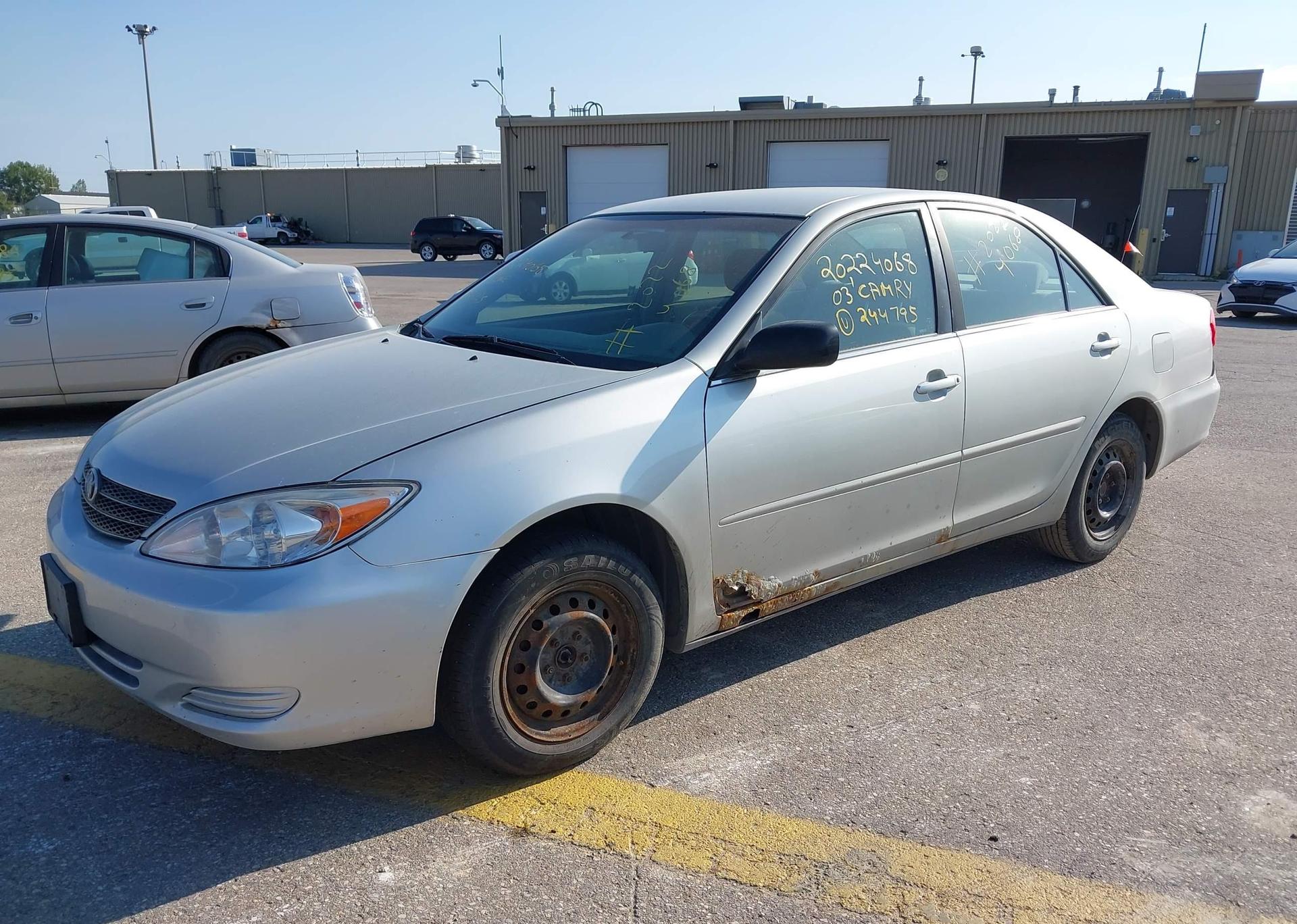 2003 TOYOTA CAMRY LE