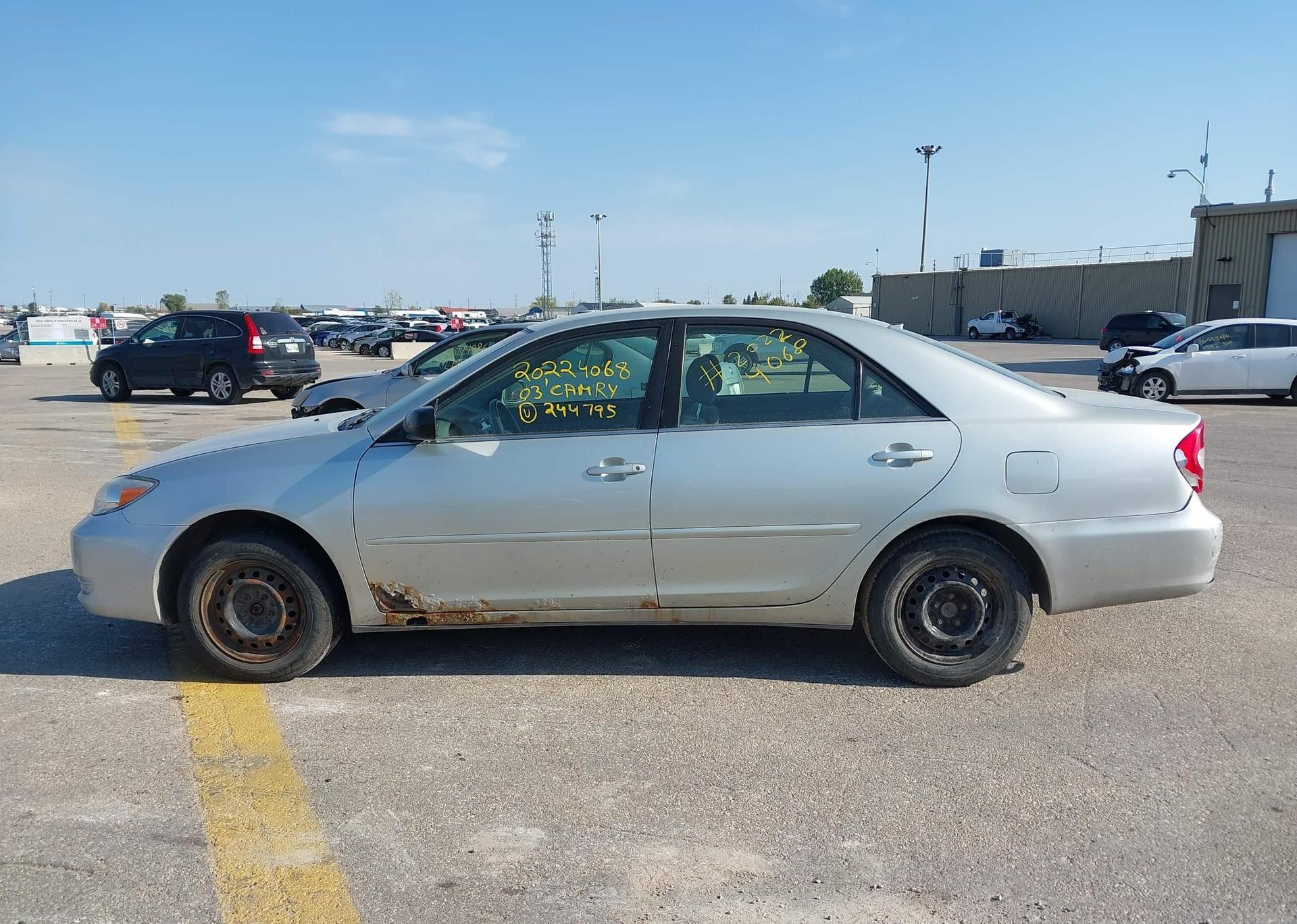 2003 TOYOTA CAMRY LE
