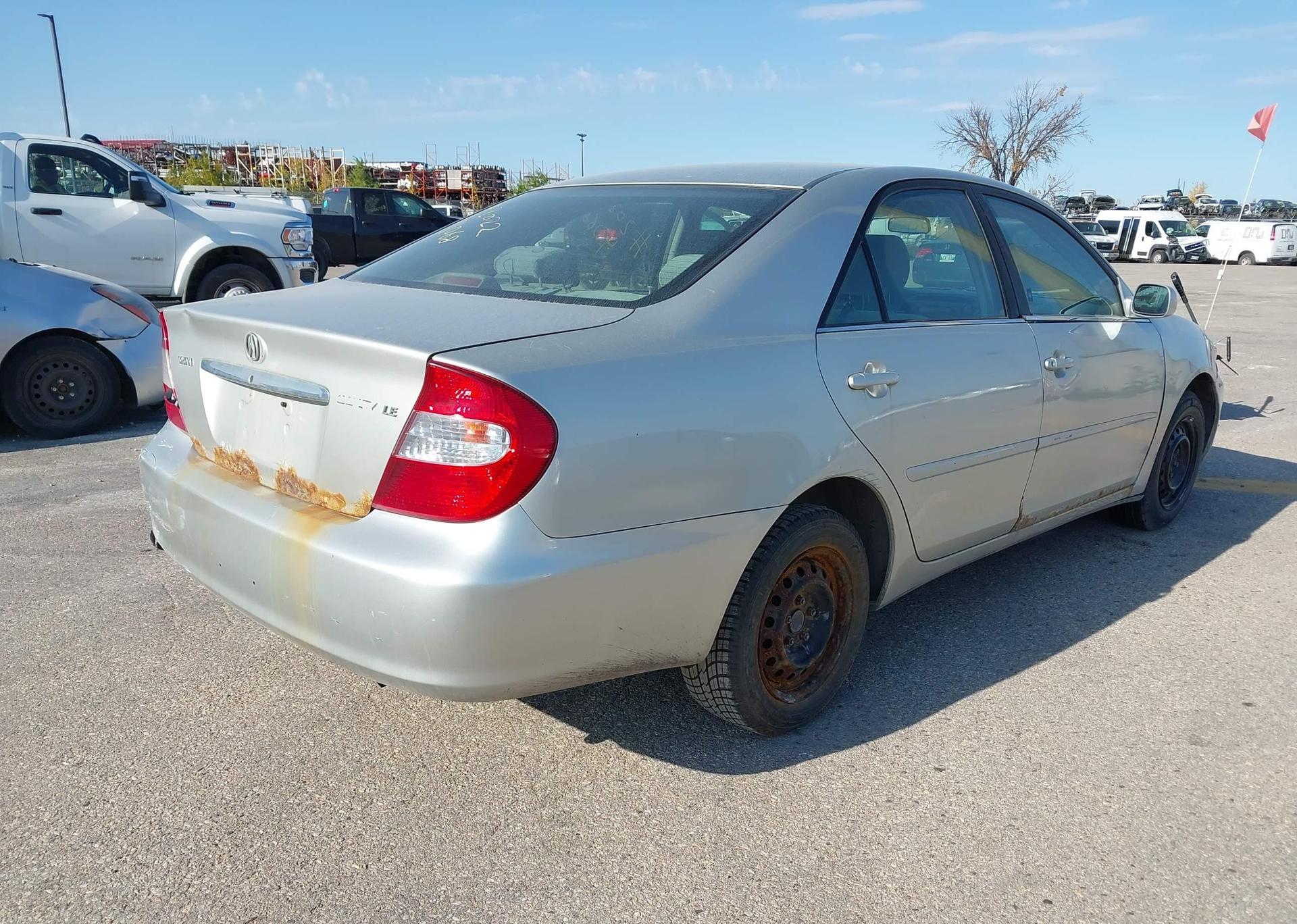 2003 TOYOTA CAMRY LE