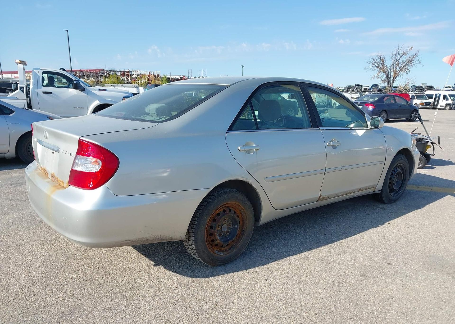 2003 TOYOTA CAMRY LE