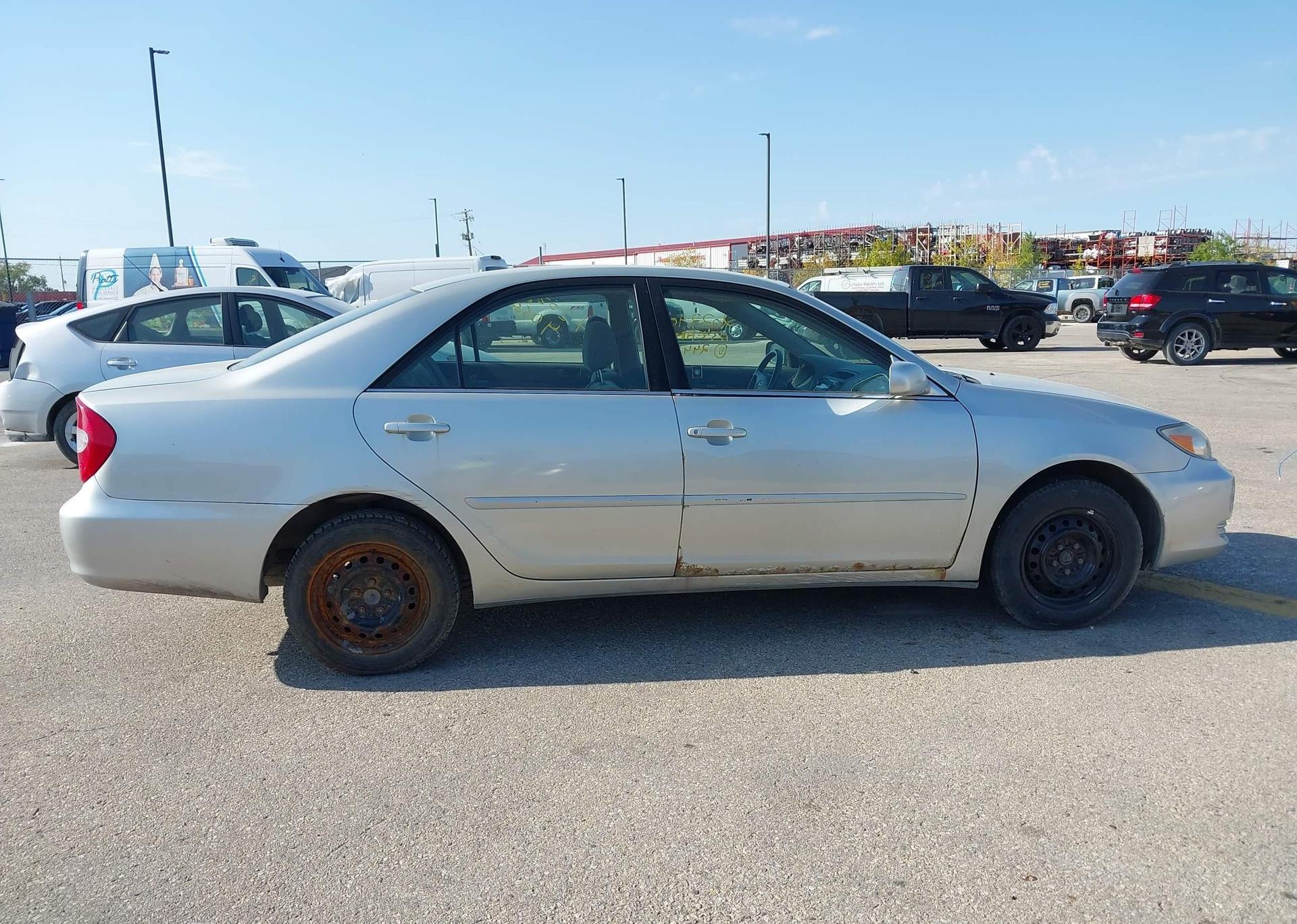 2003 TOYOTA CAMRY LE