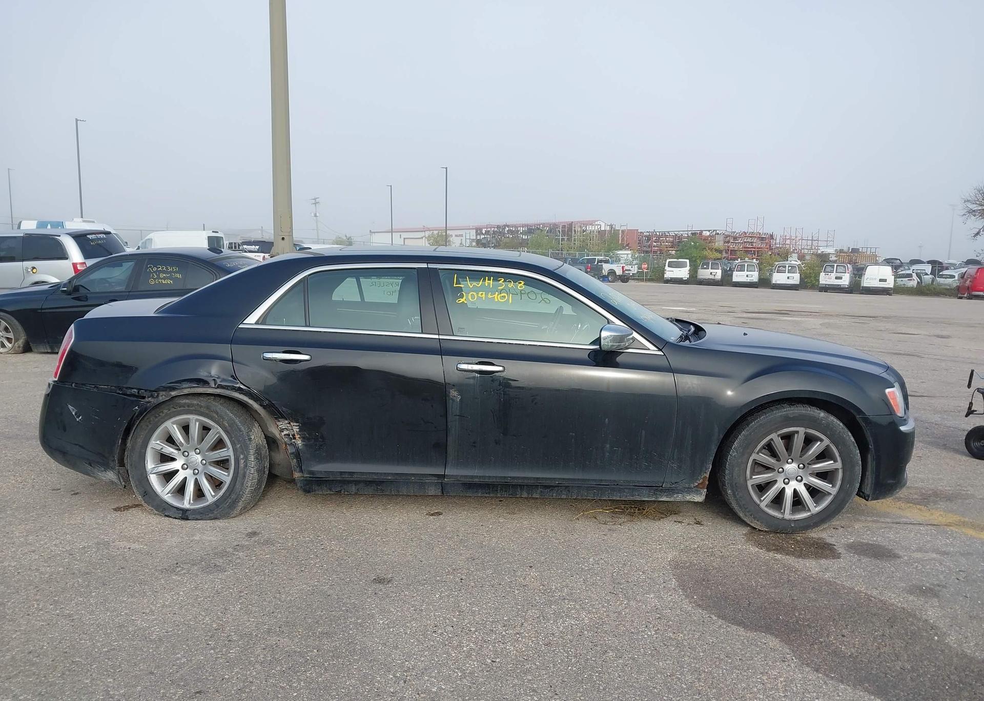 2012 CHRYSLER 300 LIMITED