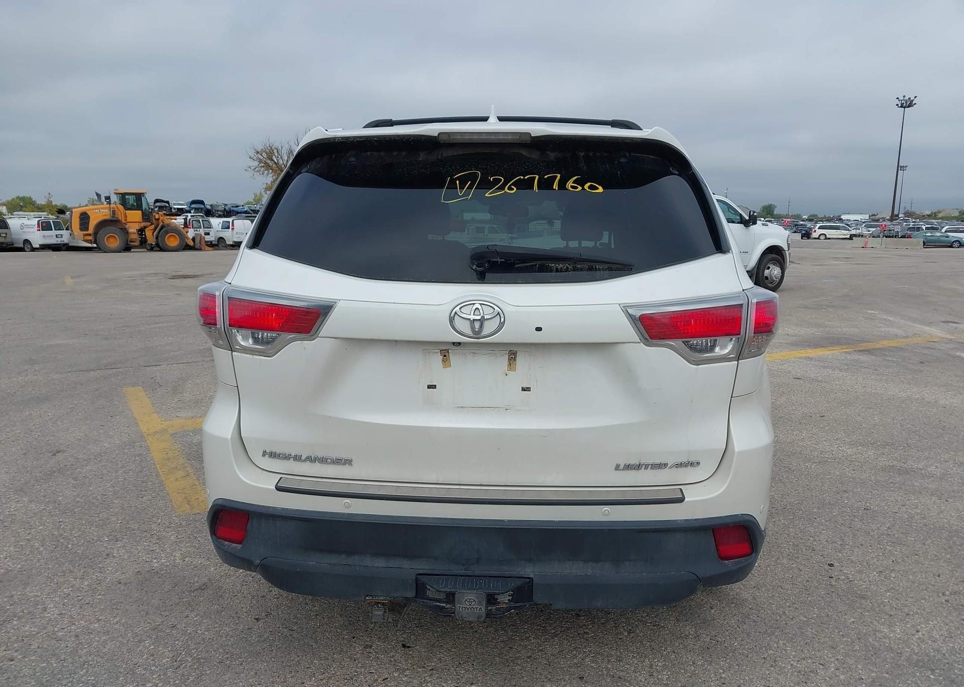 2016 TOYOTA HIGHLANDER LIMITED V6