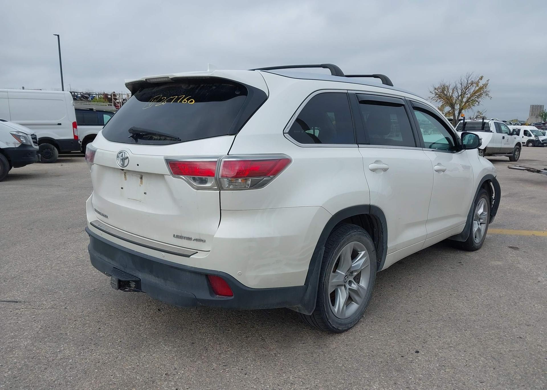 2016 TOYOTA HIGHLANDER LIMITED V6
