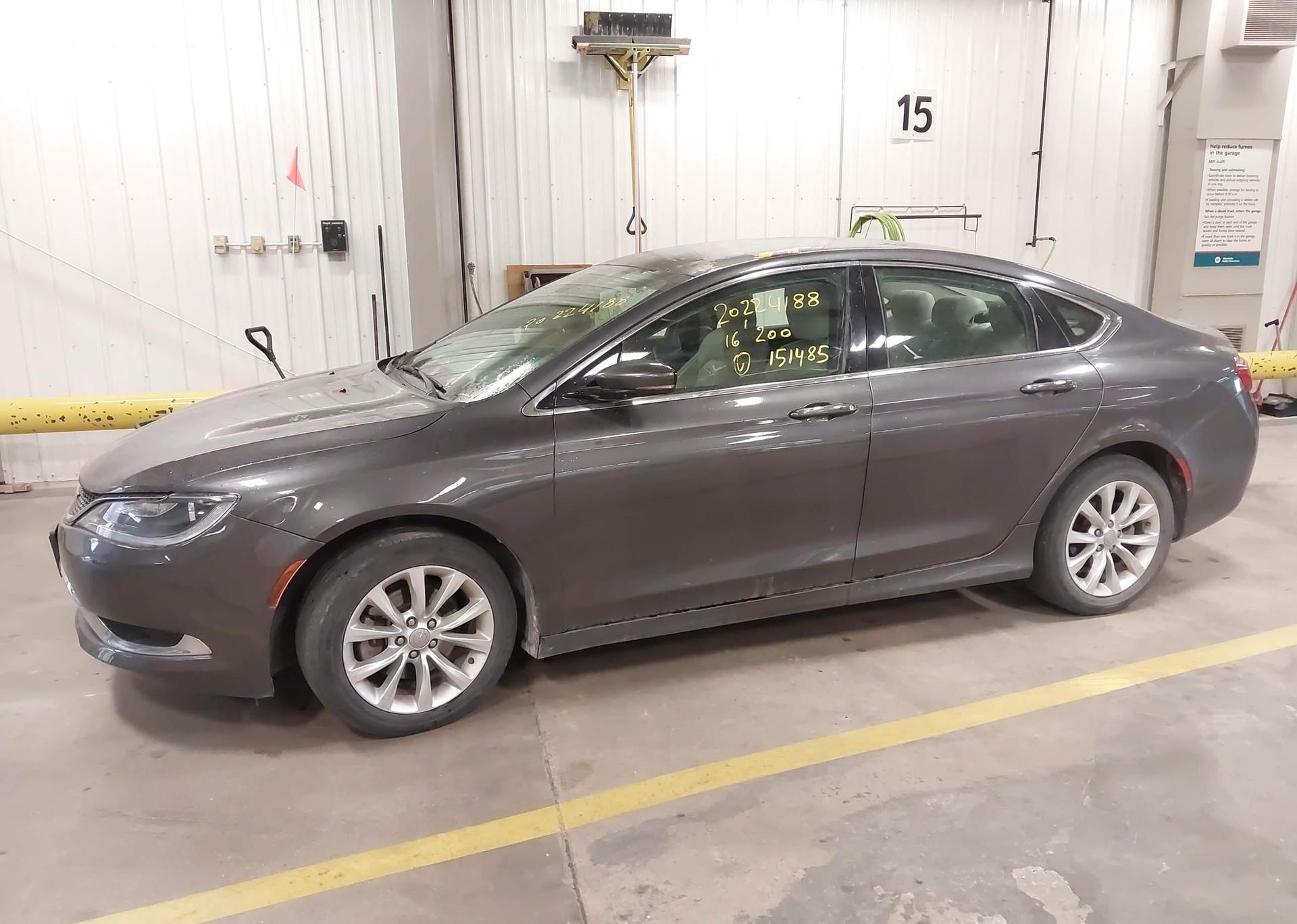 2016 CHRYSLER 200 C