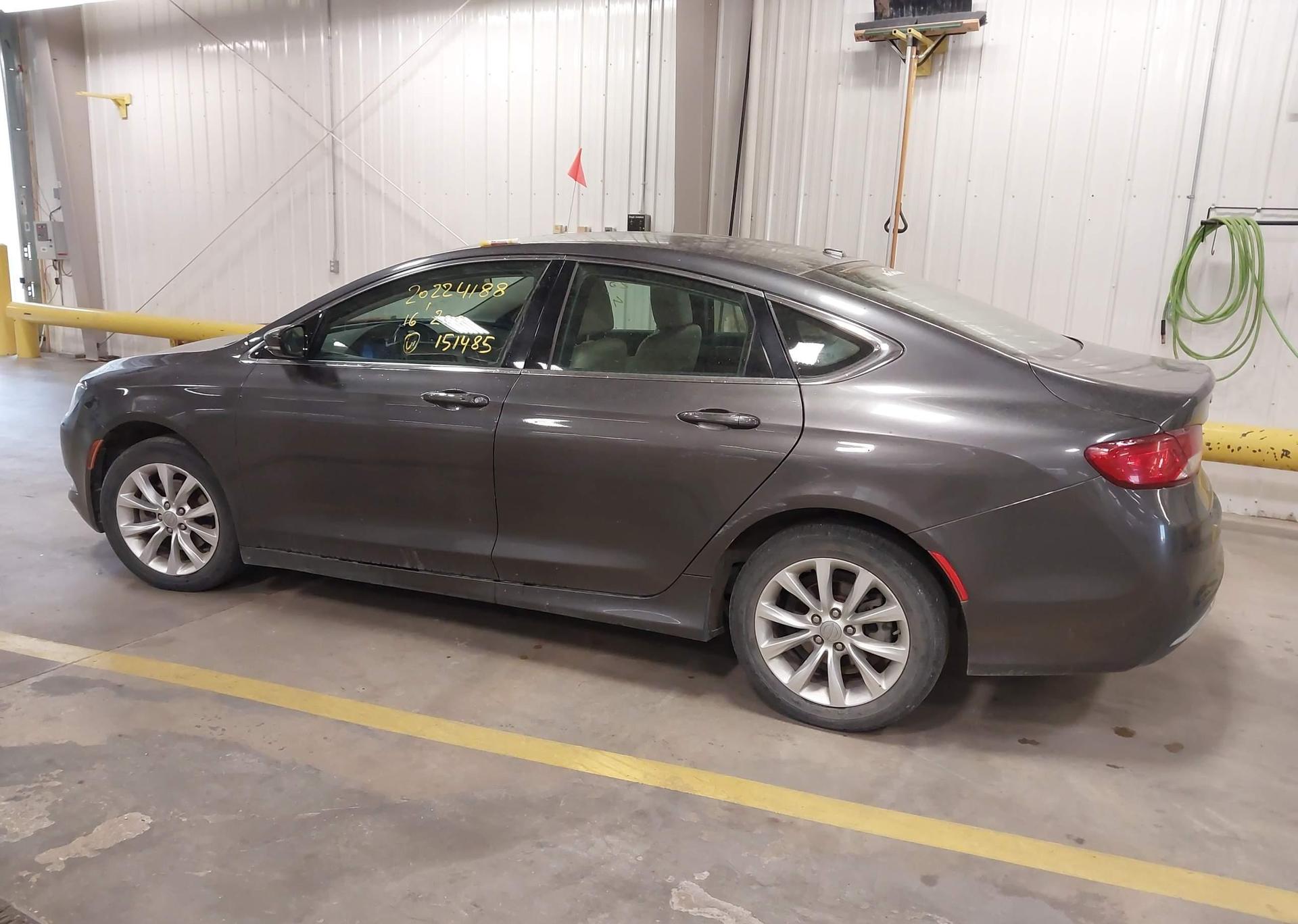 2016 CHRYSLER 200 C