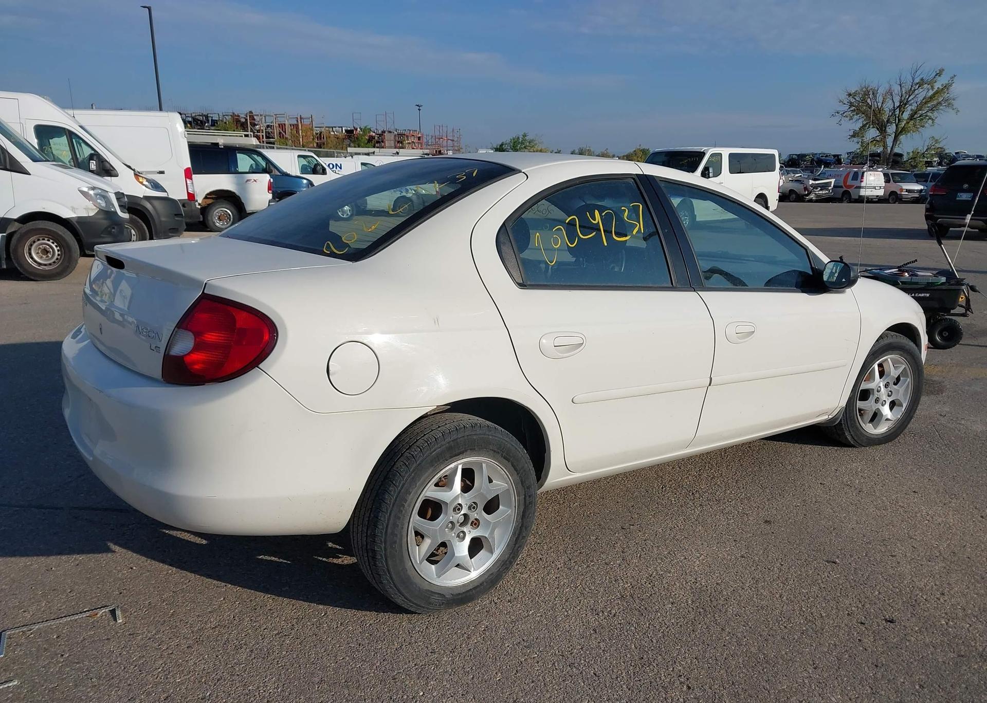 2002 CHRYSLER NEON LE