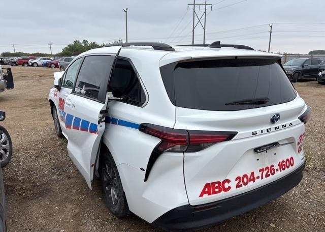 2022 TOYOTA SIENNA LE 8-PASSENGER