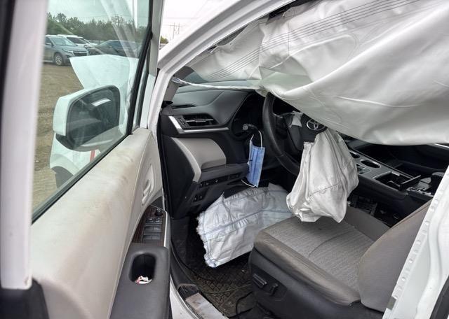 2022 TOYOTA SIENNA LE 8-PASSENGER