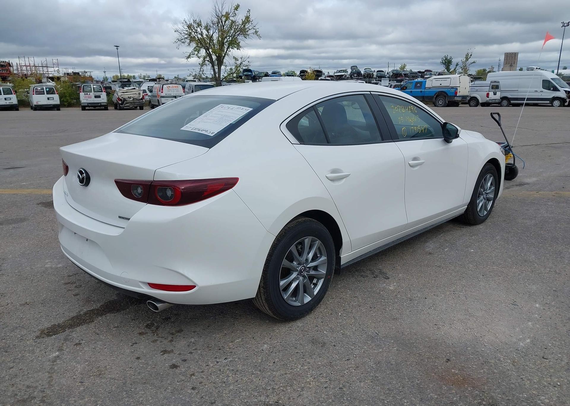 2025 MAZDA MAZDA3 GS