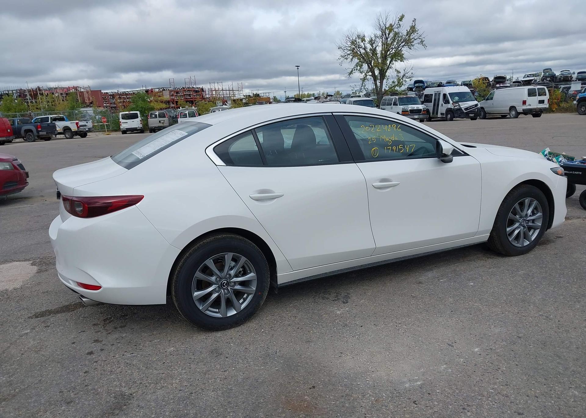 2025 MAZDA MAZDA3 GS