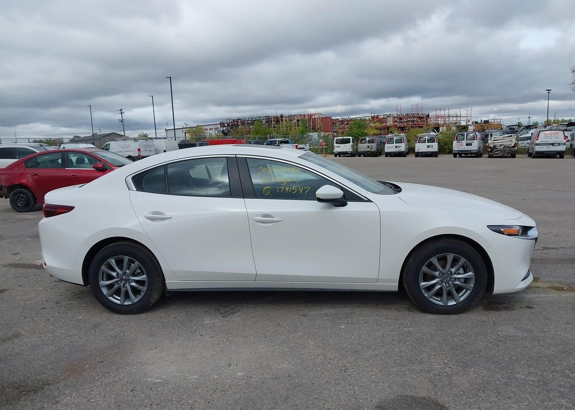 2025 MAZDA MAZDA3 GS