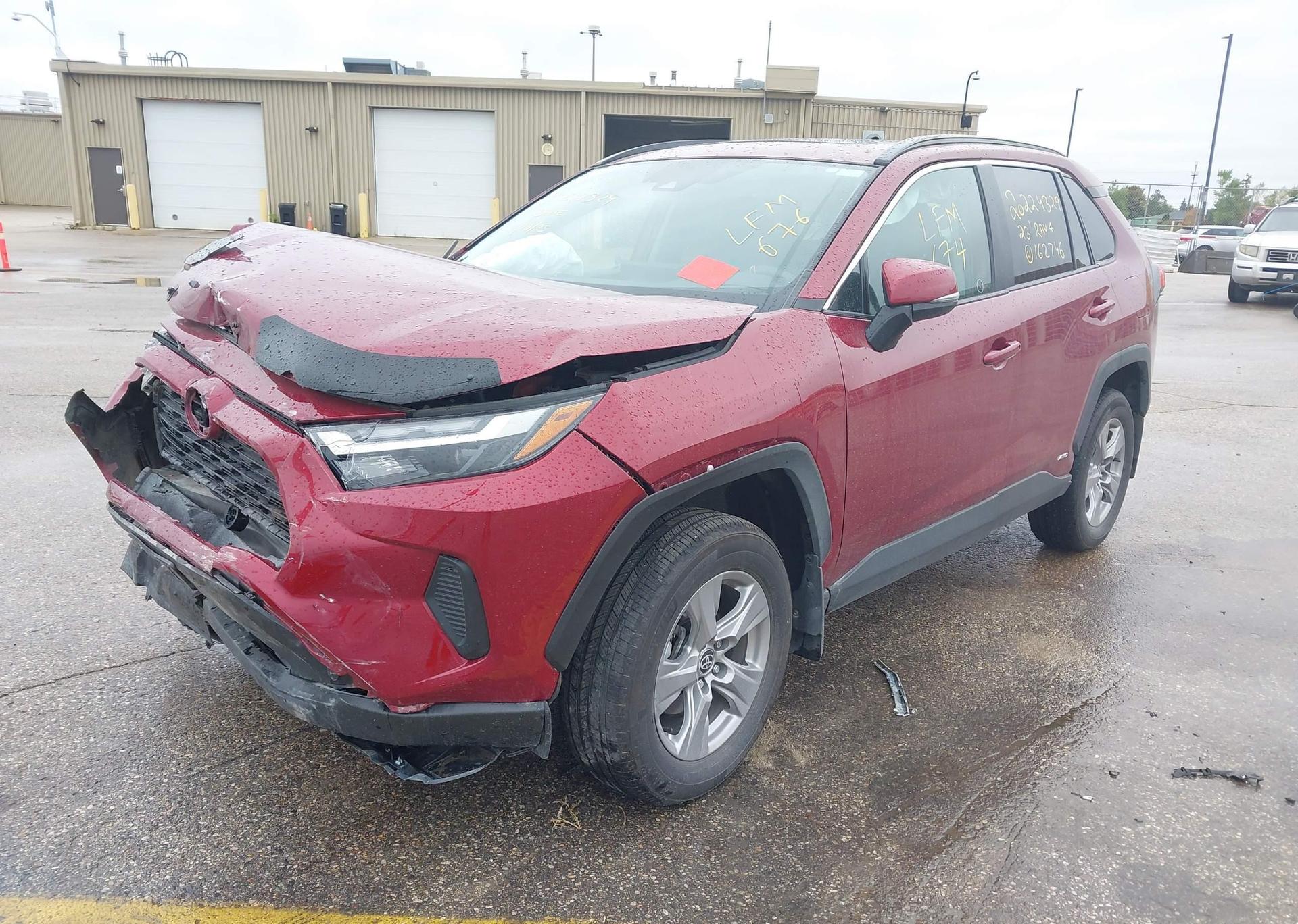 2023 TOYOTA RAV4 XLE HYBRID