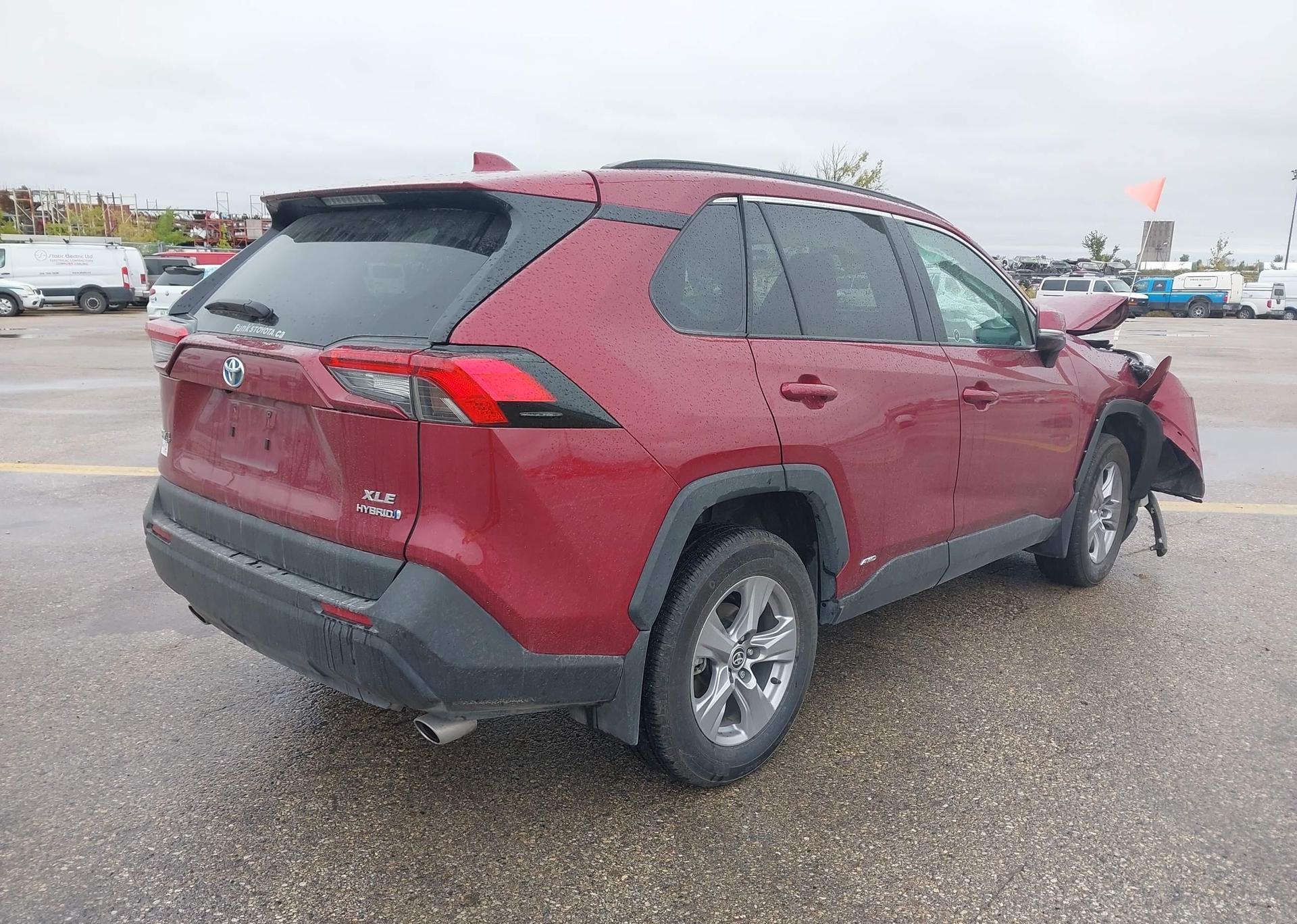 2023 TOYOTA RAV4 XLE HYBRID