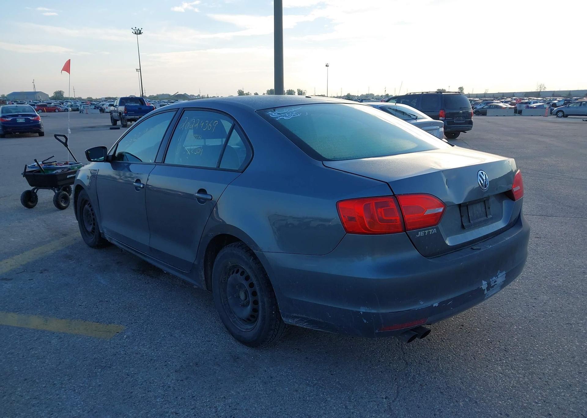 2011 VOLKSWAGEN JETTA 2.0