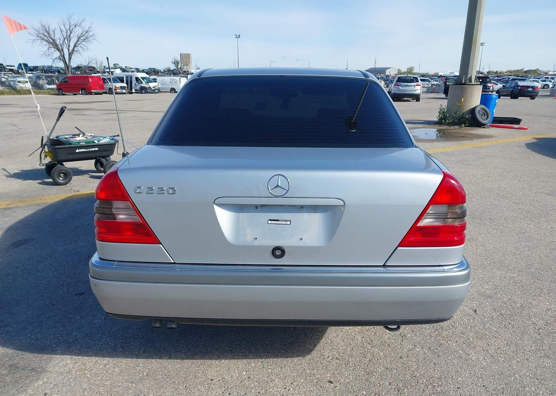 1996 MERCEDES-BENZ C220W