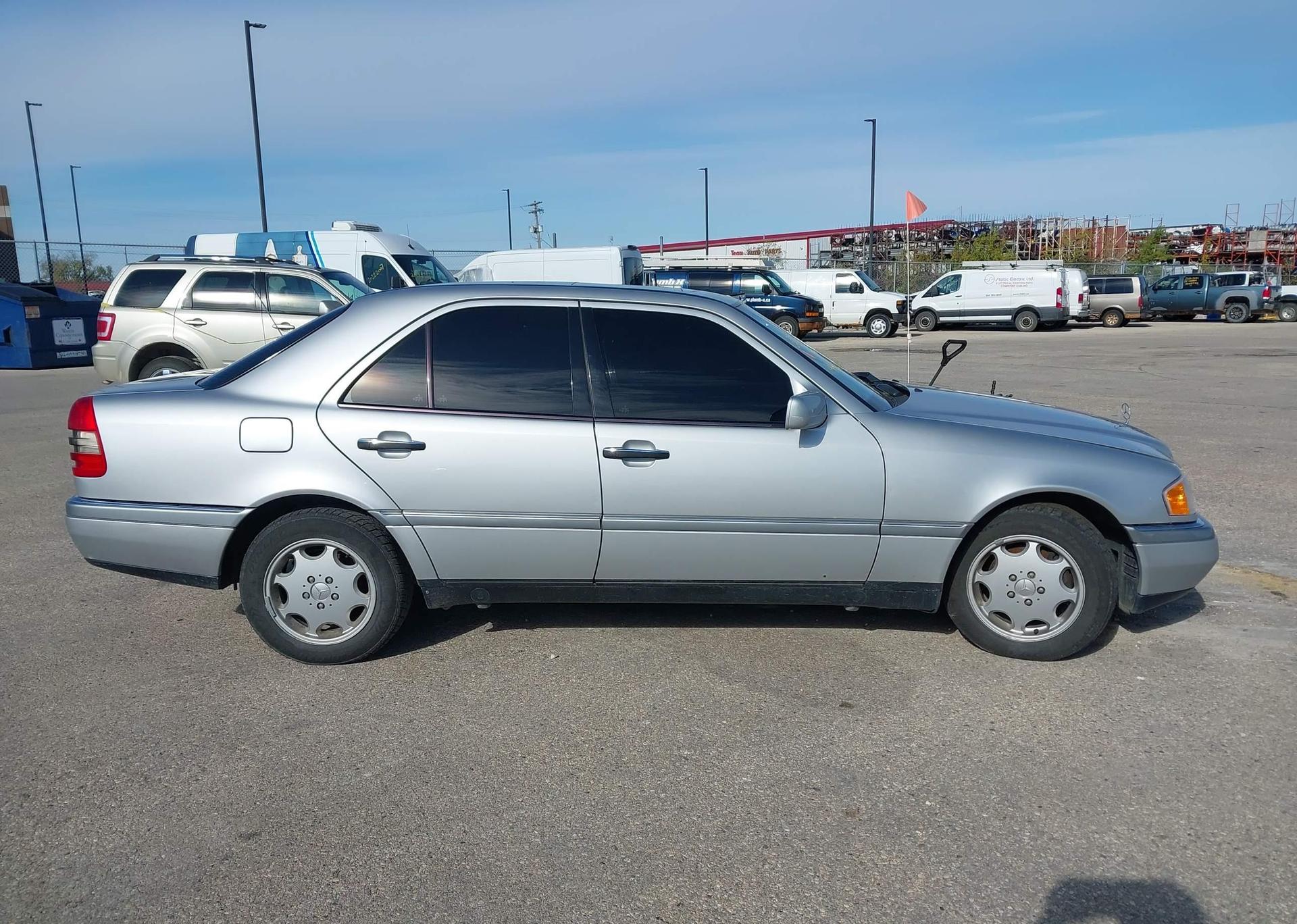 1996 MERCEDES-BENZ C220W