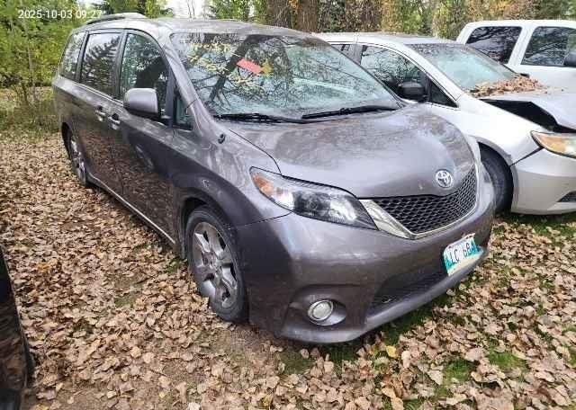 2011 TOYOTA SIENNA SE V6
