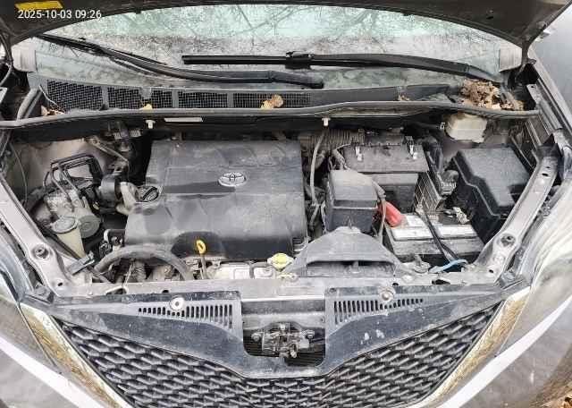 2011 TOYOTA SIENNA SE V6