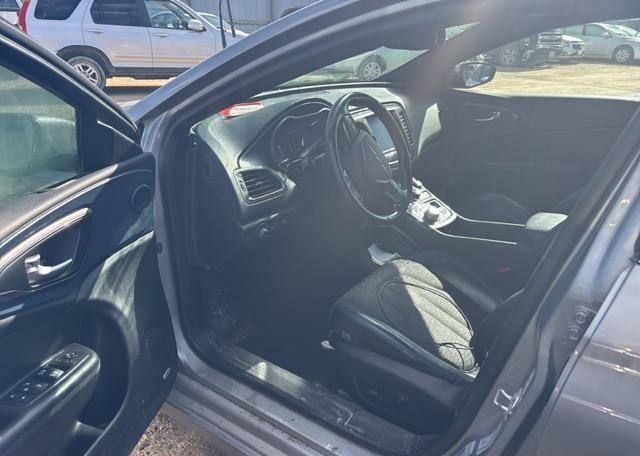 2016 CHRYSLER 200 S V6