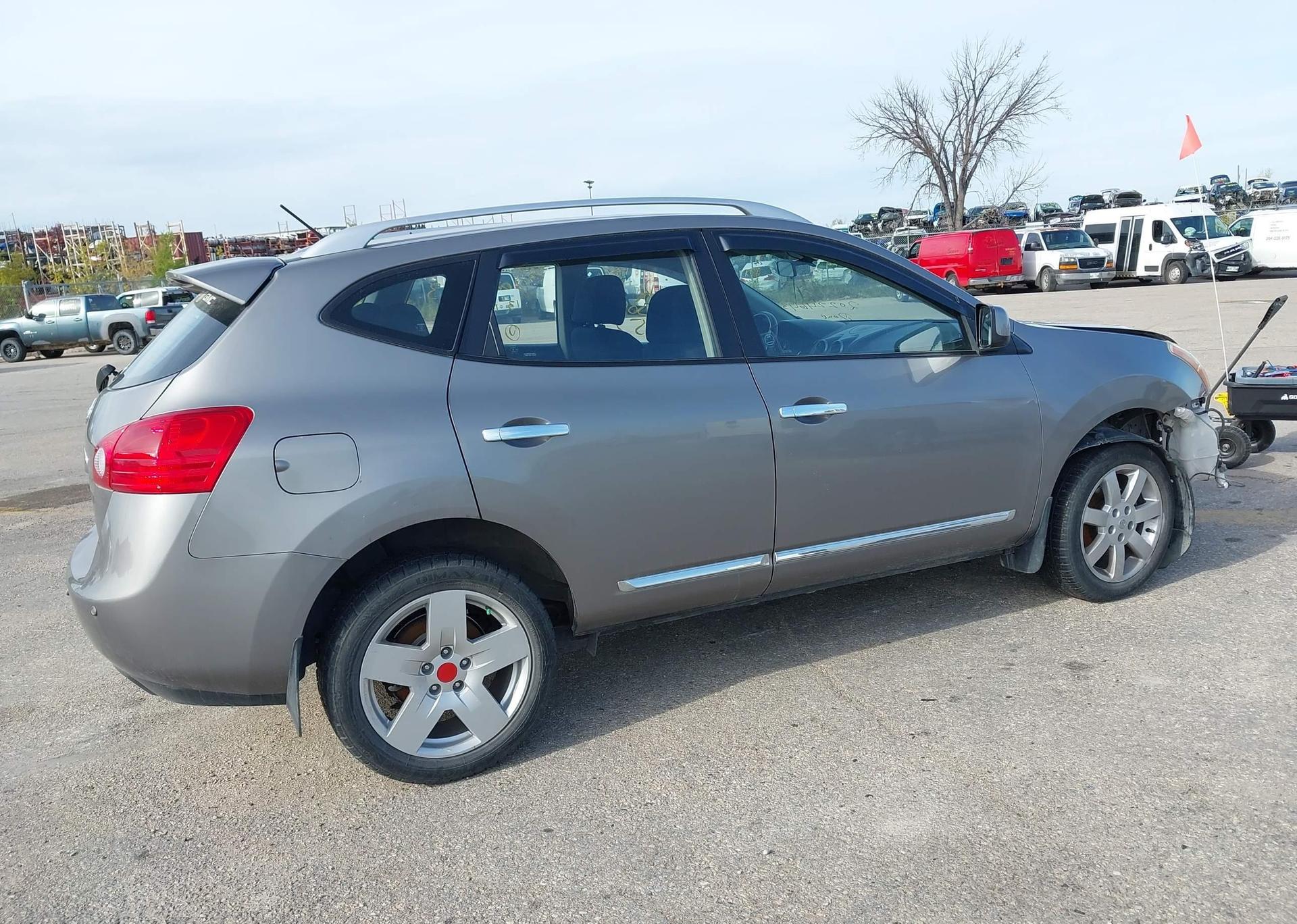 2013 NISSAN ROGUE SV