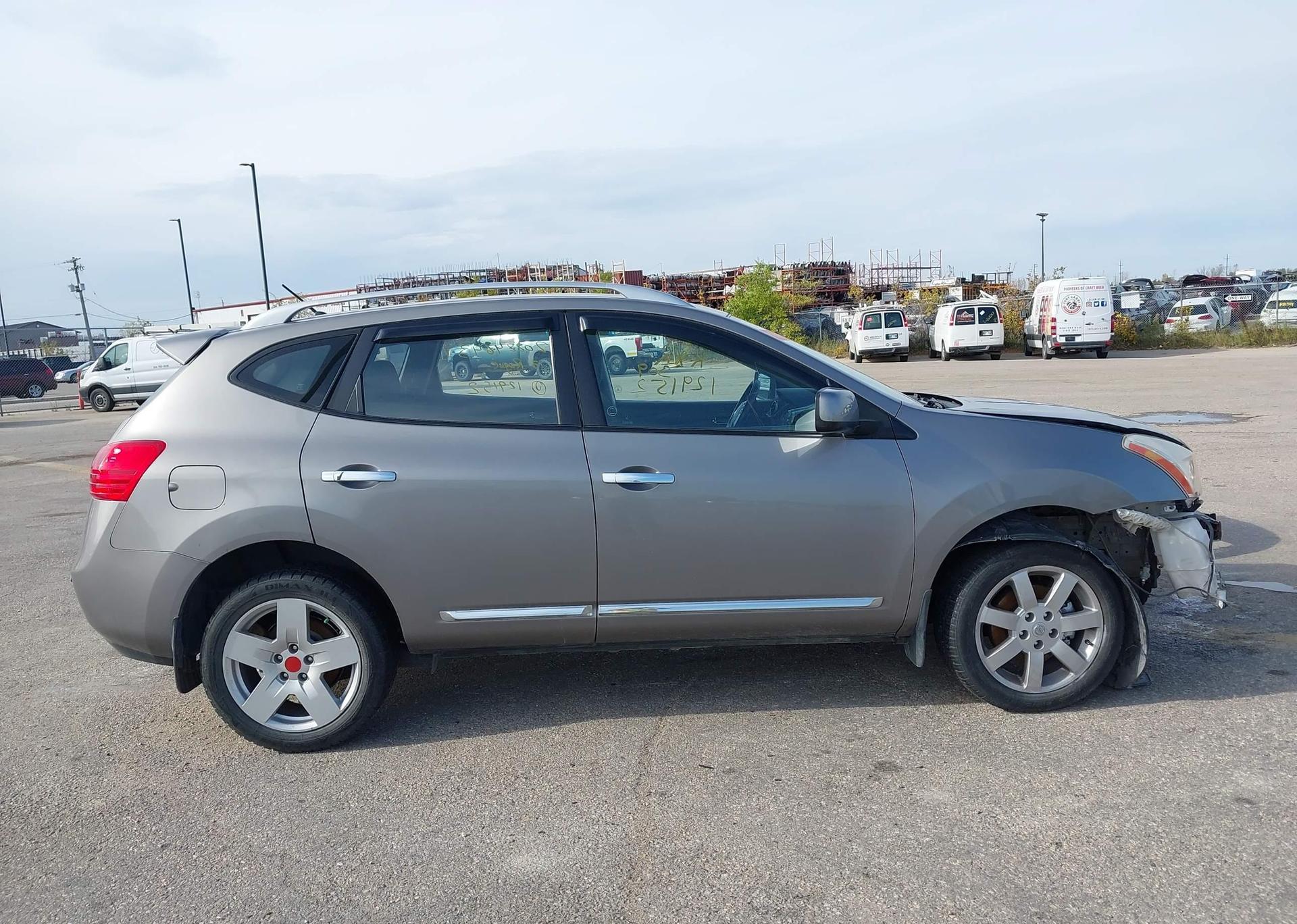 2013 NISSAN ROGUE SV