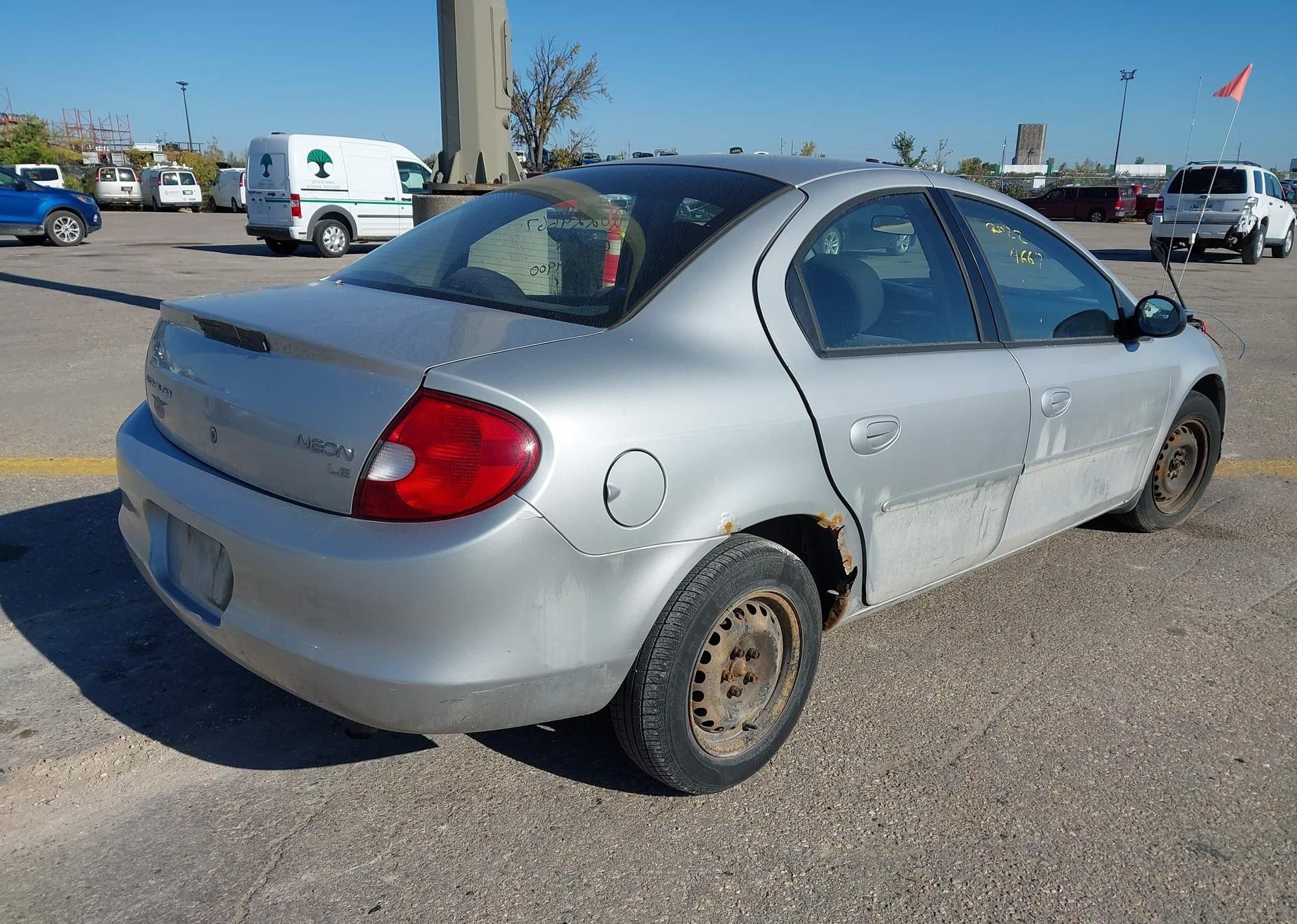2002 CHRYSLER NEON LE