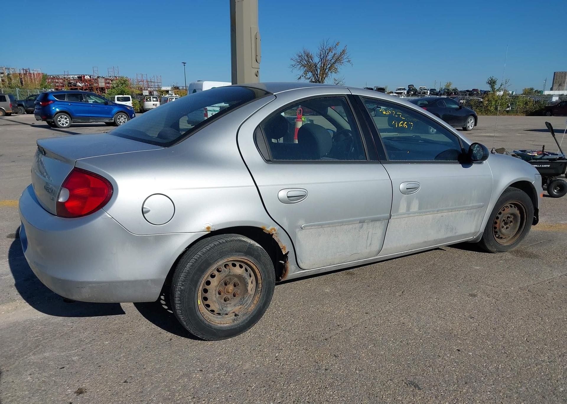 2002 CHRYSLER NEON LE