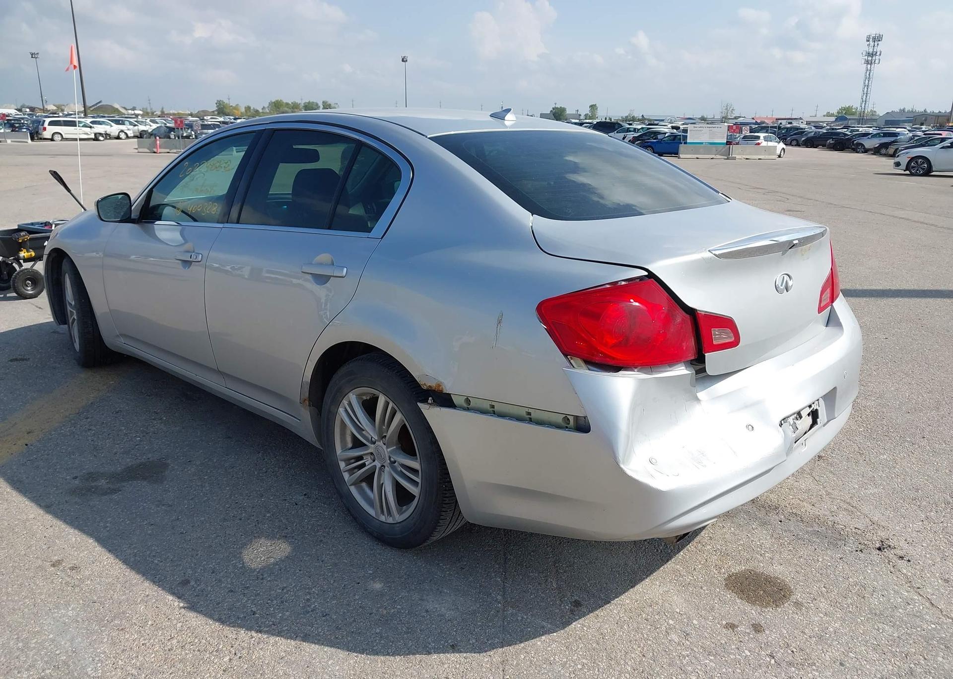 2011 INFINITI G37X