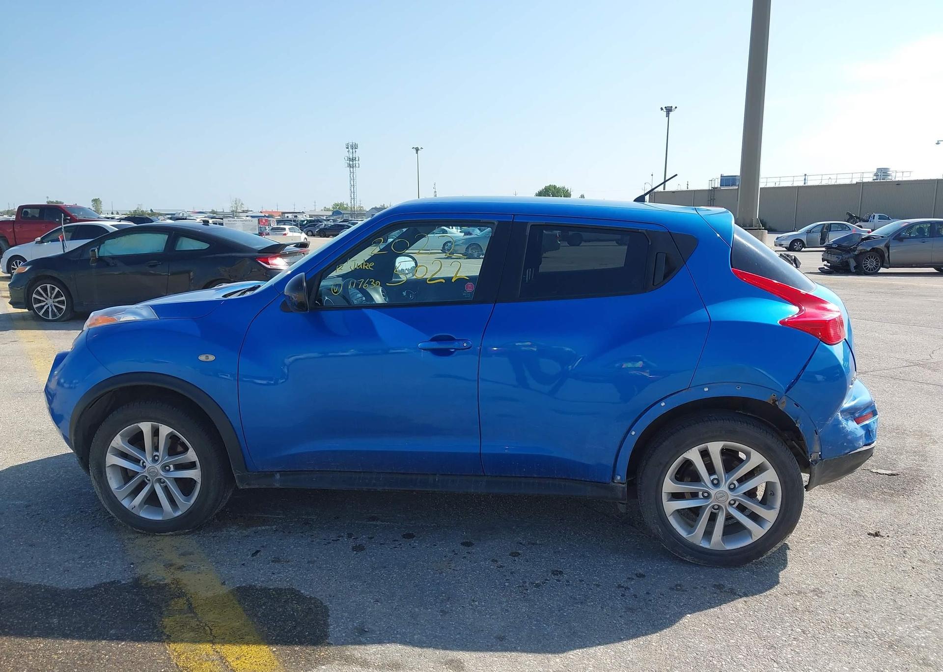 2012 NISSAN JUKE SV