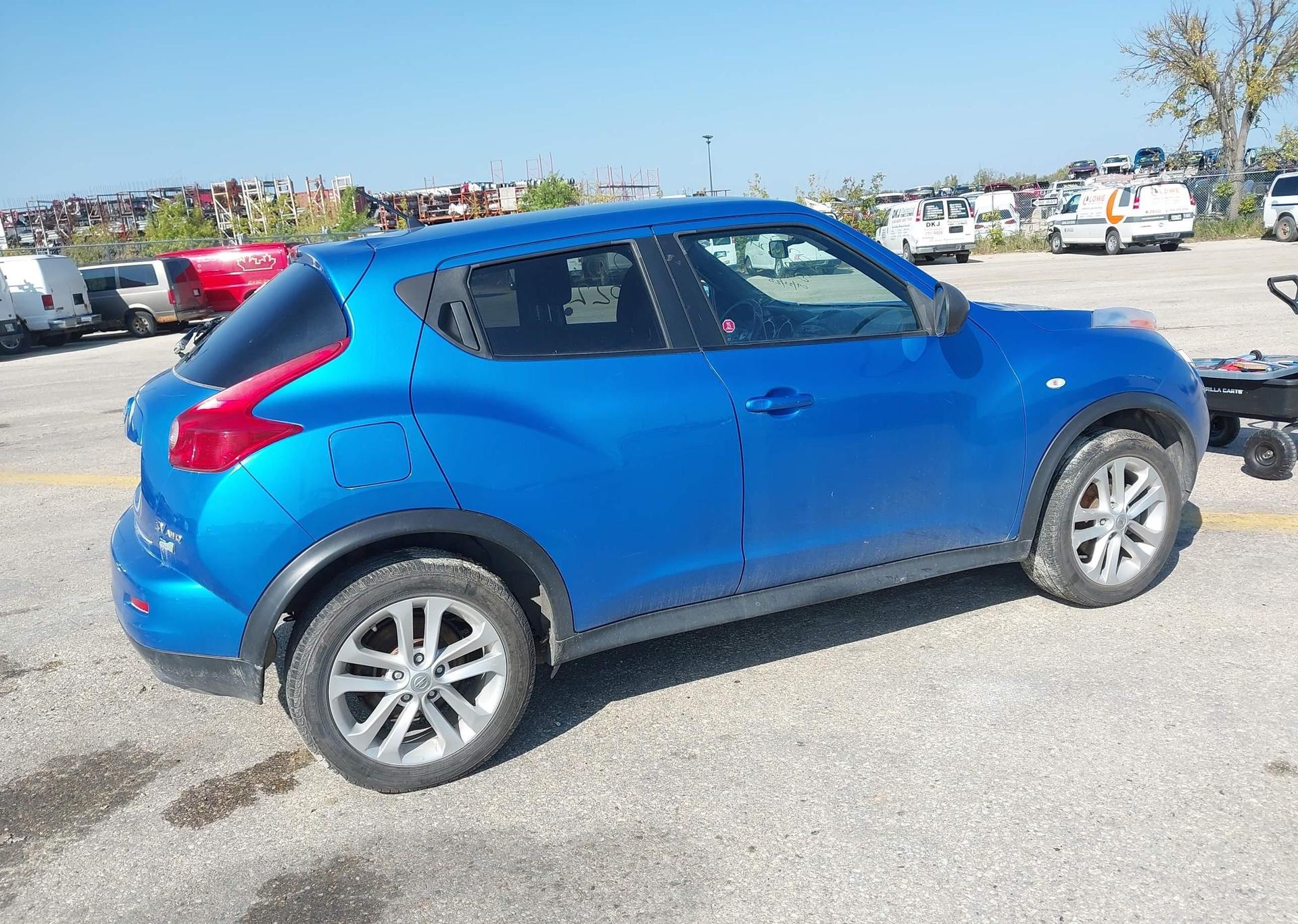 2012 NISSAN JUKE SV