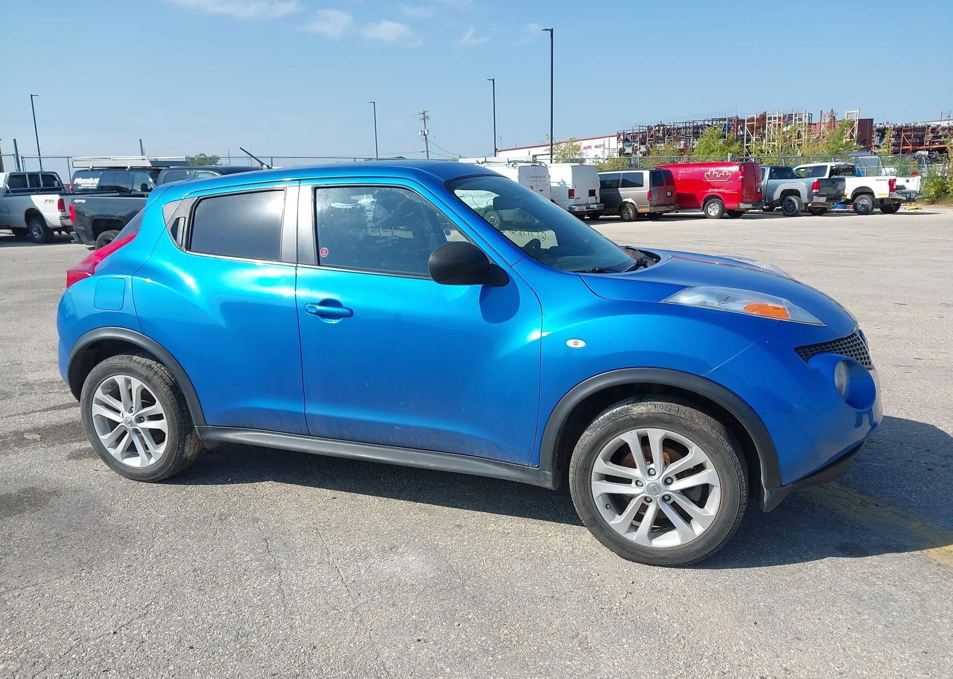 2012 NISSAN JUKE SV