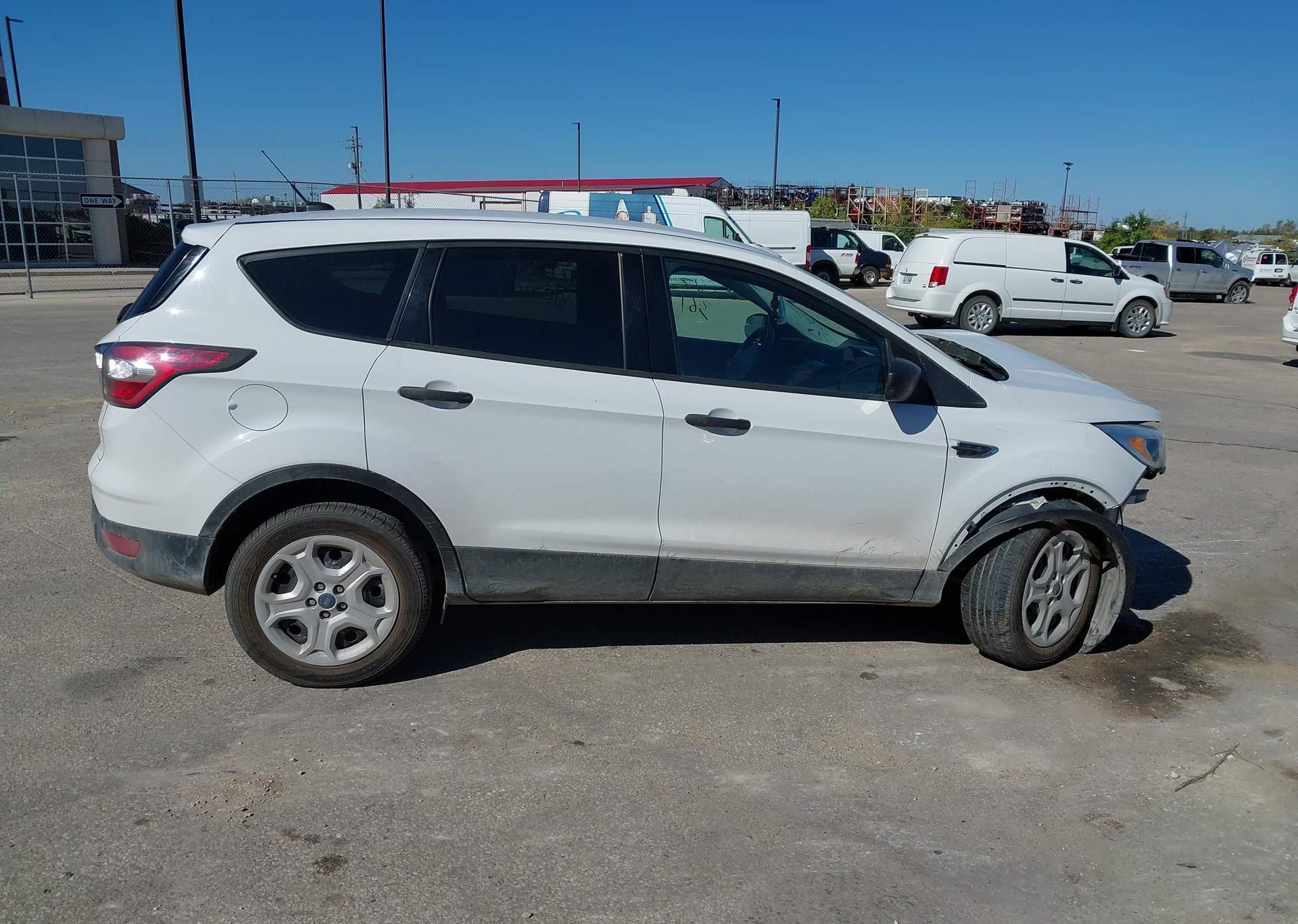 2017 FORD ESCAPE S