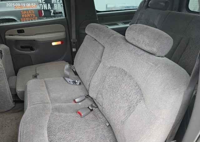 2000 CHEVROLET SUBURBAN 2500 LS