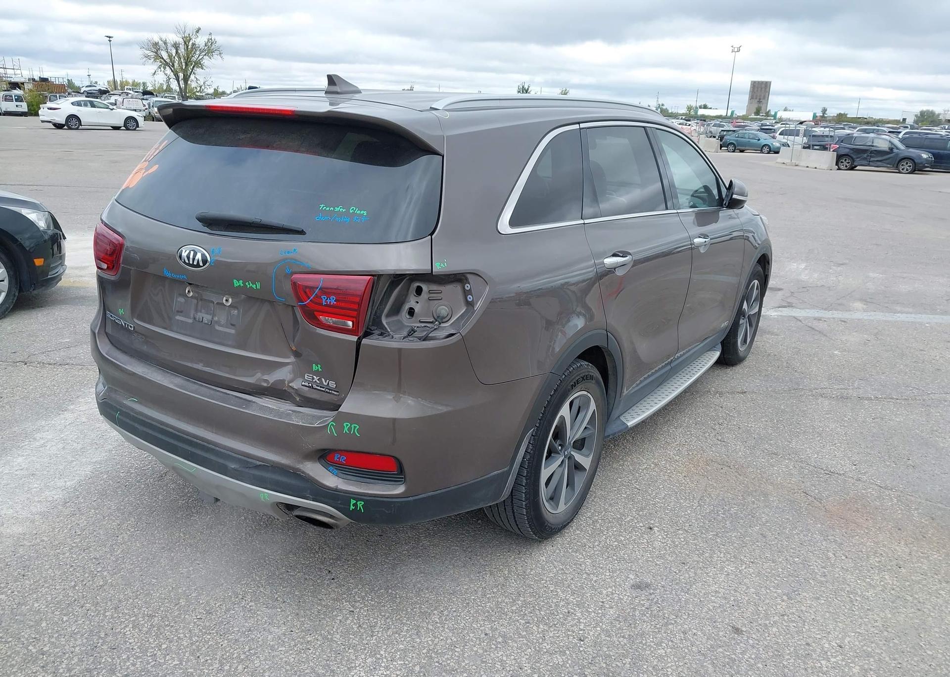 2019 KIA SORENTO EX V6