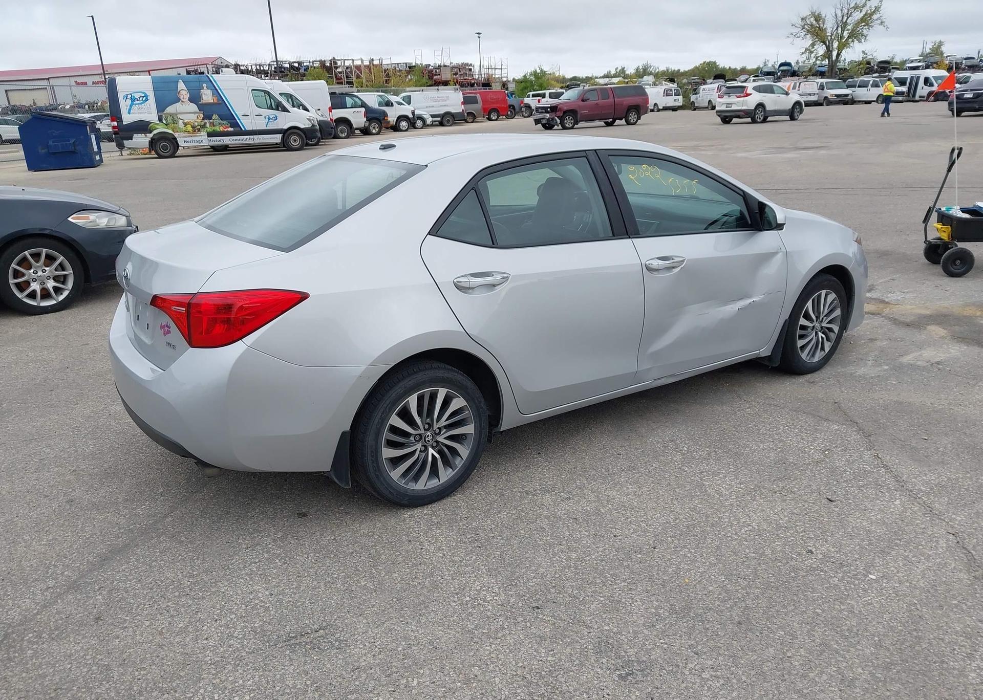 2018 TOYOTA COROLLA LE