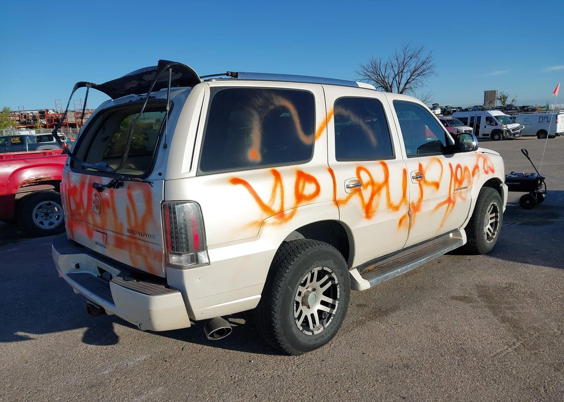 2004 CADILLAC ESCALADE
