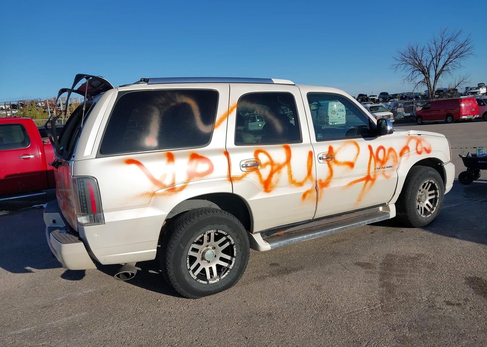 2004 CADILLAC ESCALADE